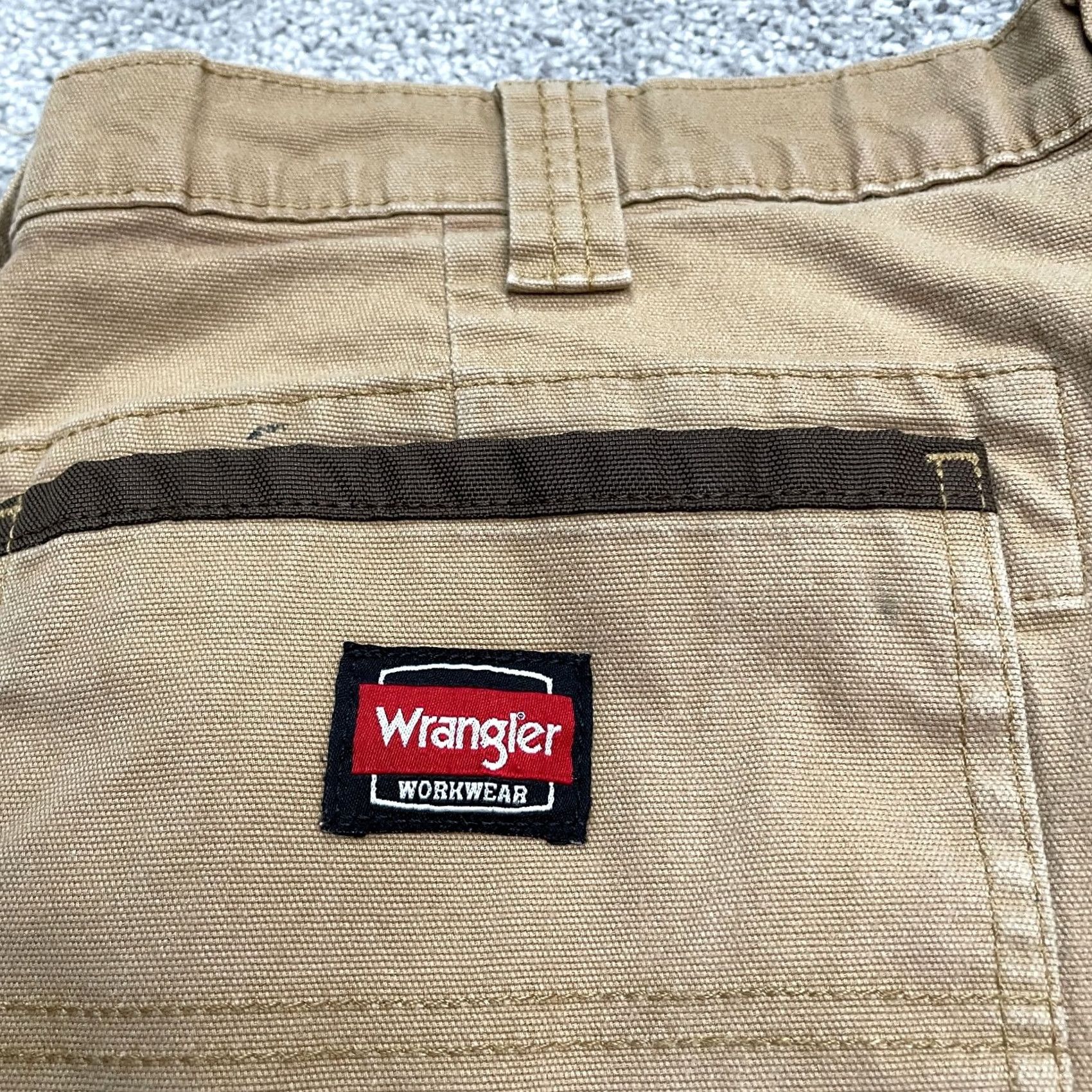 Wrangler Wrangler Workwear Bermuda Shorts Mens 34 Brown Flat Front Canvas Cotton Casual Relaxed Modern Size US 34 / EU 50 - 5 Thumbnail