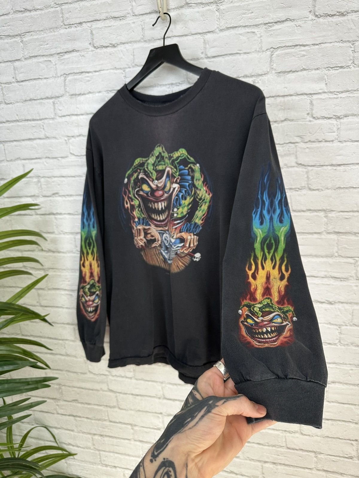 Vintage (L) THRASHED DEMENTED CLOWN Faded Vintage Longsleeve Tee Size US L / EU 52-54 / 3 - 1 Thumbnail