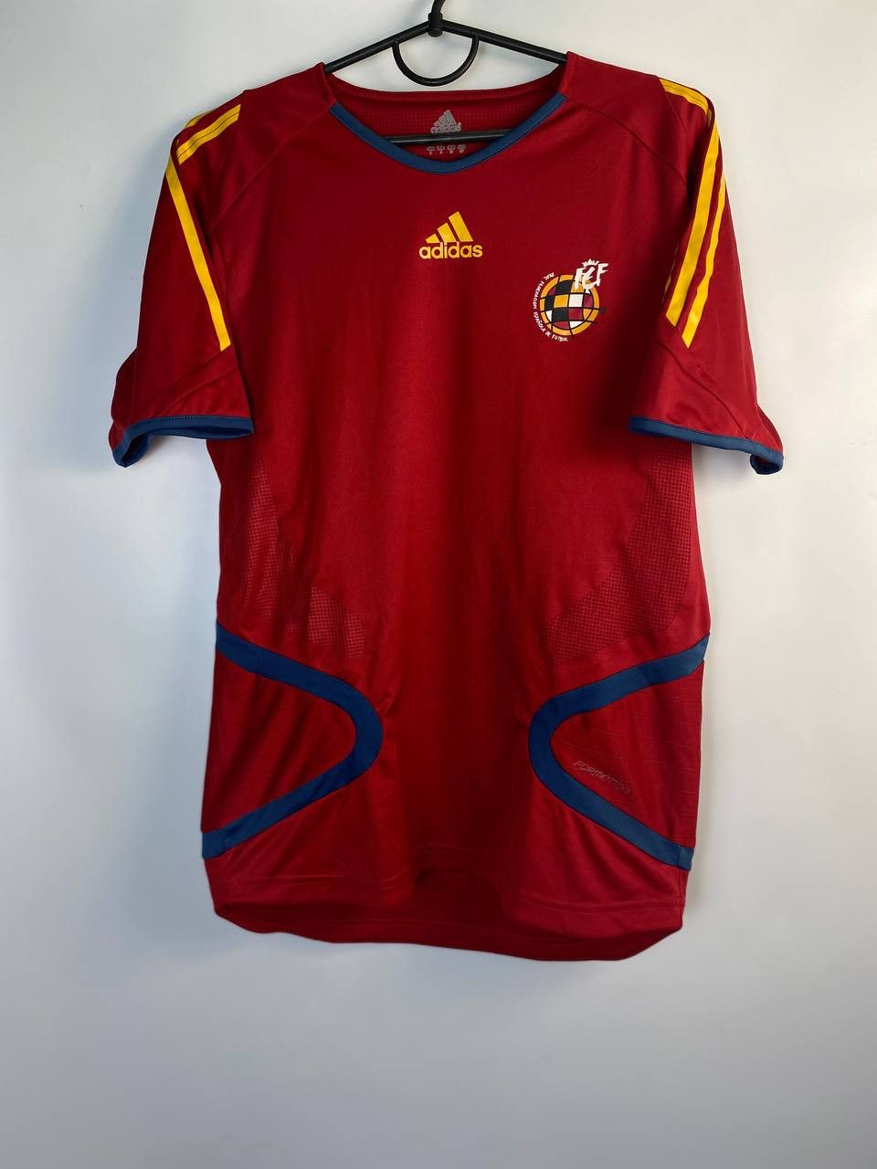 Adidas Adidas Spain Espana 10 12 training player issue shirt jersey Size US M / EU 48-50 / 2 - 1 Thumbnail