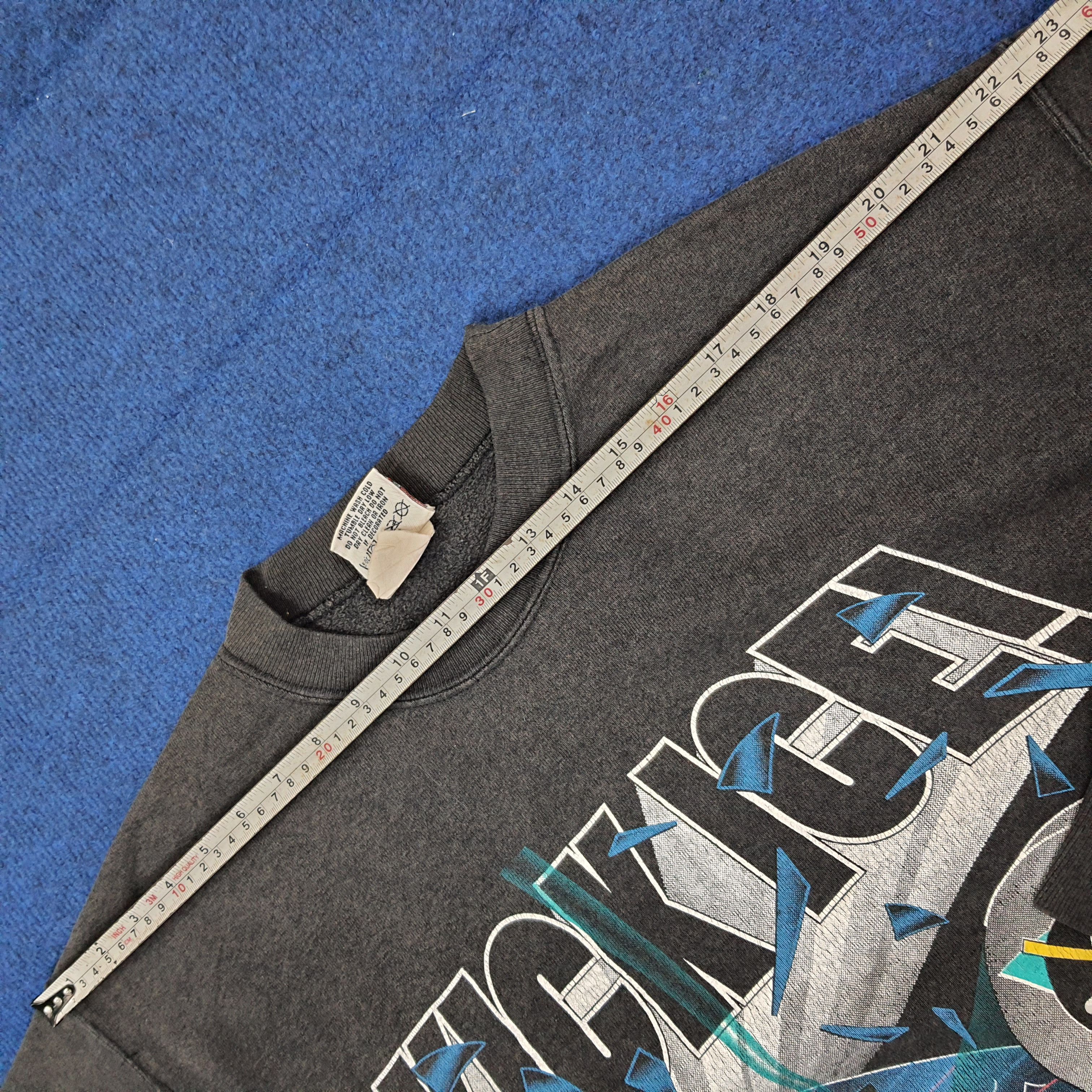 Nutmeg Vintage Nutmeg Mighty Duck Kick Ice NHL Sweatshirt C261N17 Size US L / EU 52-54 / 3 - 8 Thumbnail