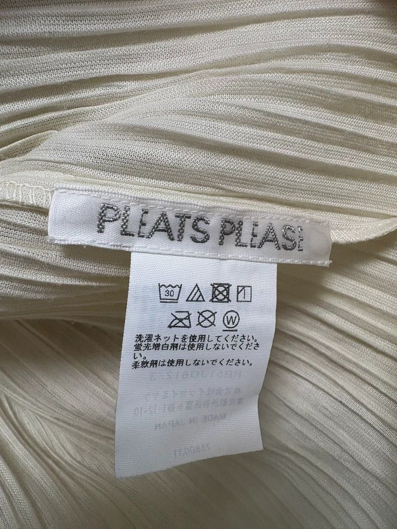 Issey Miyake Issey Miyake size:3 A beige ramie pleated V-neck cardigan Size M / US 6-8 / IT 42-44 - 4 Thumbnail