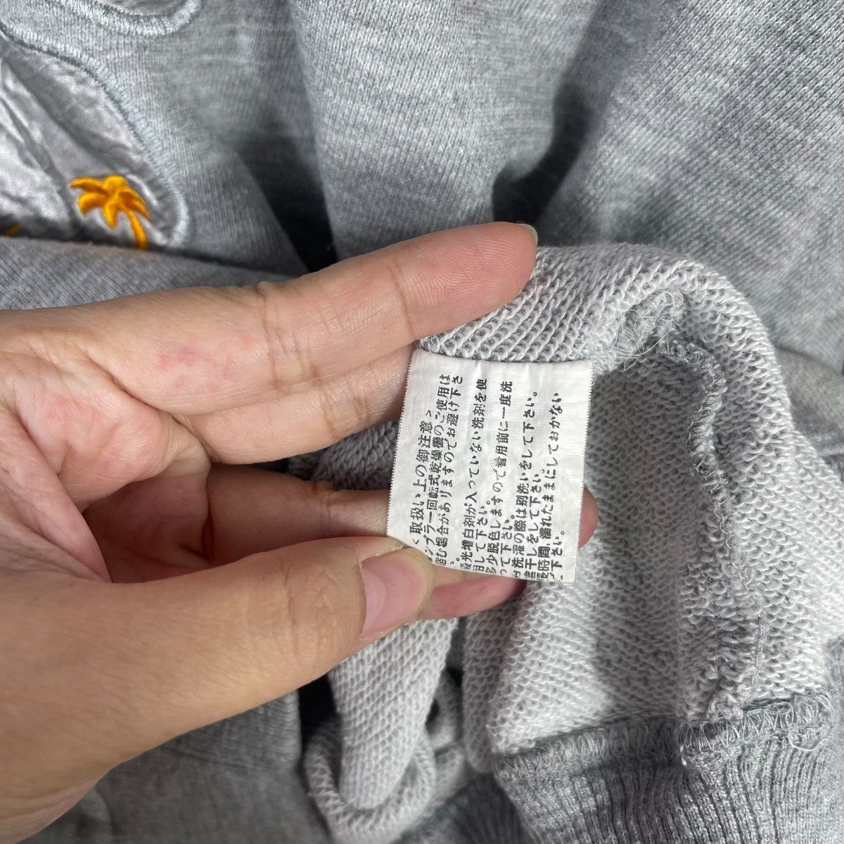 Vintage Vintage Aruba Embroidered Crewneck Sweatshirt Grey Island Size US L / EU 52-54 / 3 - 5 Thumbnail