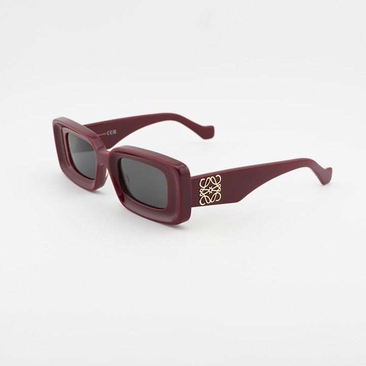 Loewe Loewe LW40101I 66A Sunglasses Shiny Burgundy/Gold Rectangle Size ONE SIZE - 1 Thumbnail