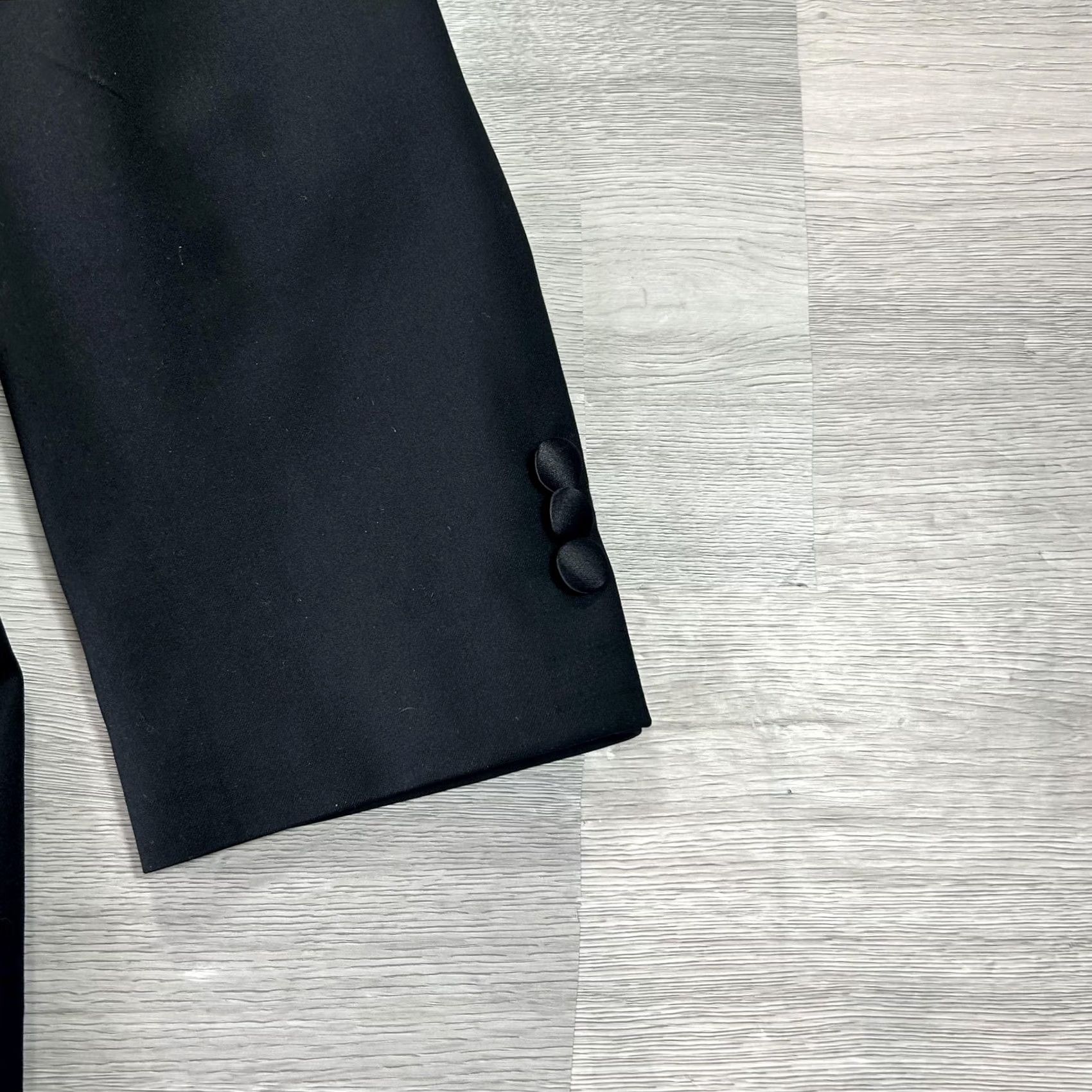 Armani Armani Collezioni Tuxedo Jacket Mens 44 Black Wool Shawl Lapel One-Button Regular Fit Italy Wool Tuxedo Casual Formal Wedding Mens Size 44R - 5 Thumbnail
