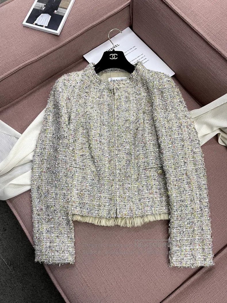 Chanel Chanel Candy-coloured tweed coat Size XS / US 0-2 / IT 36-38 - 1 Thumbnail