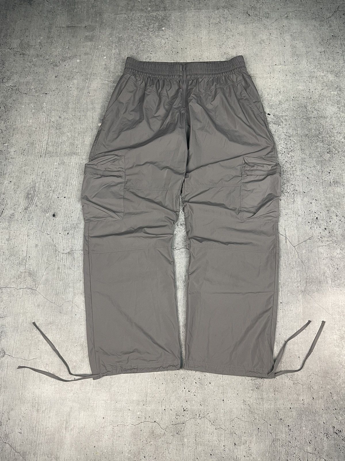 Japanese Brand Vintage 90's Bondage Japanese Avantgarde Cargo Pants Y2K Size US 32 / EU 48 - 1 Thumbnail