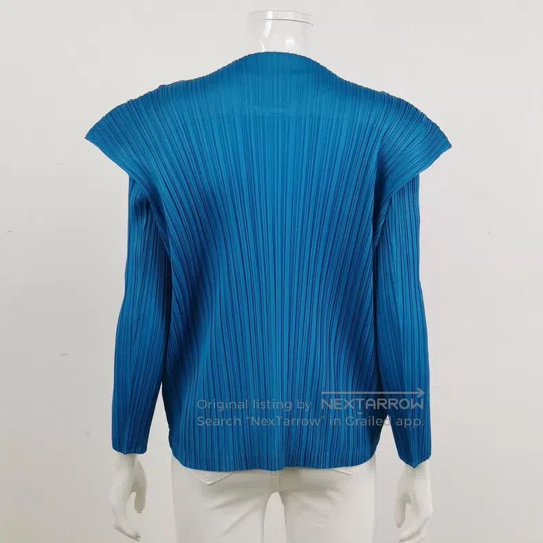 Issey Miyake Issey Miyake Lake blue pleated top Size S / US 4 / IT 40 - 4 Thumbnail