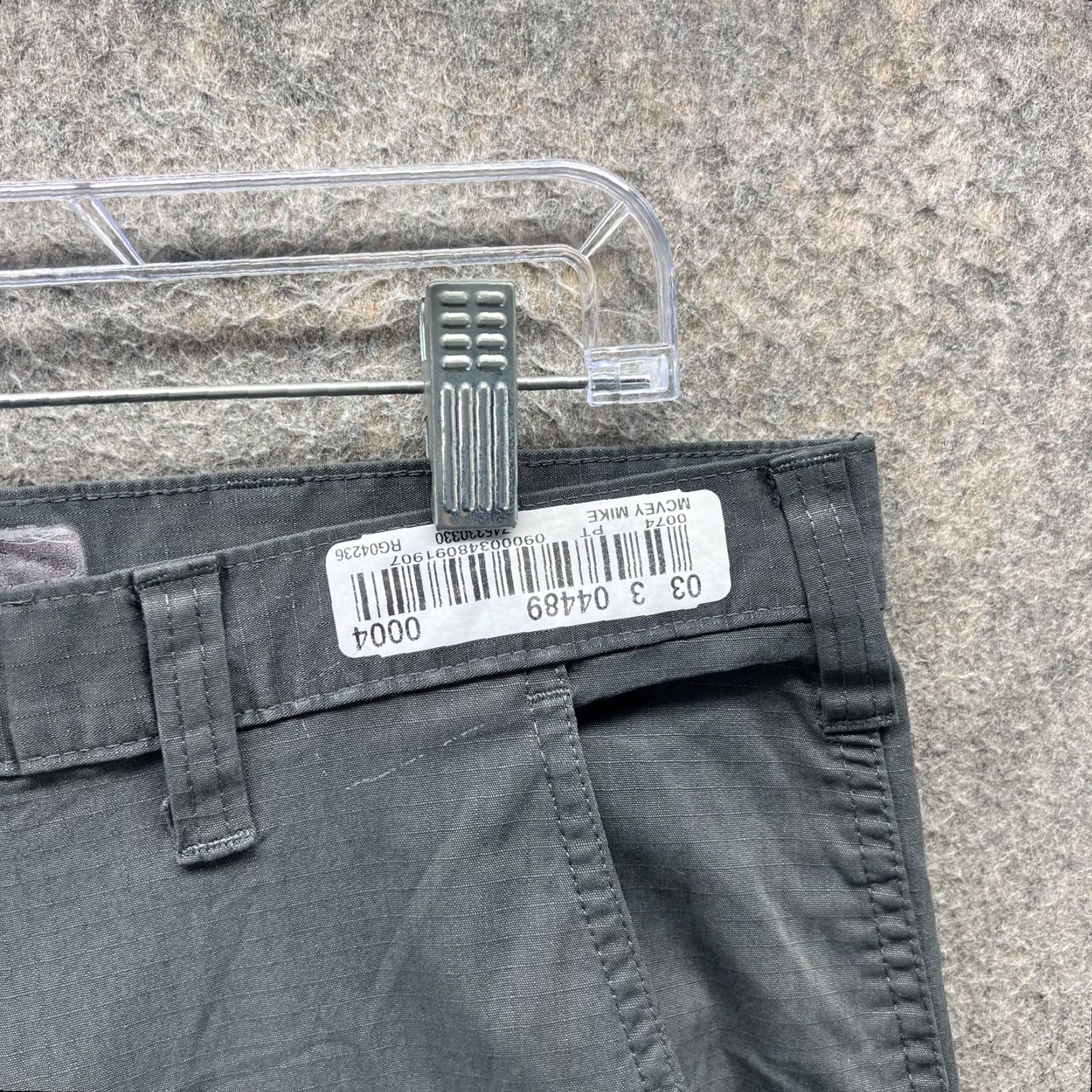 Carhartt Carhartt Pants Mens 42X36 Gray Carpenter Ripstop Workwear Straight Leg Pants Mens Gray Carhartt Workwear 42X36 Mens/Regular/40W 29In Inseam College? Size US 42 / EU 58 - 4 Thumbnail