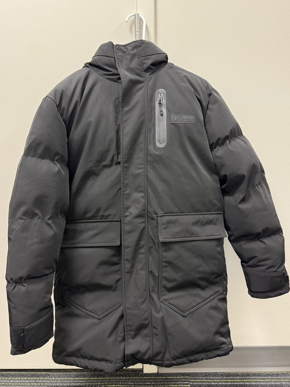Mercedes-Benz AMG Petronas Ultimate Puffer Jacket Size US M / EU 48-50 / 2 - 6 Thumbnail