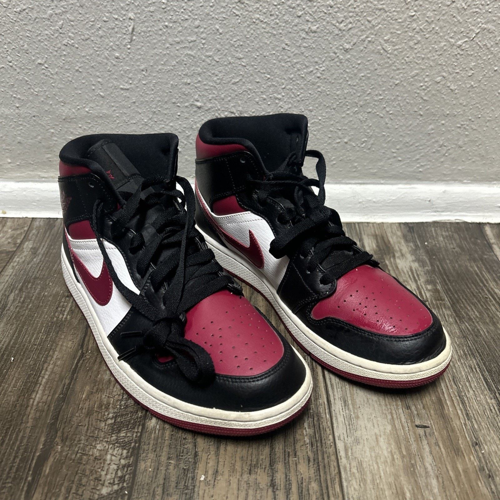 Nike Size 9 - Air Jordan 1 Mid Noble Red Size US 9 / EU 42 - 1 Thumbnail