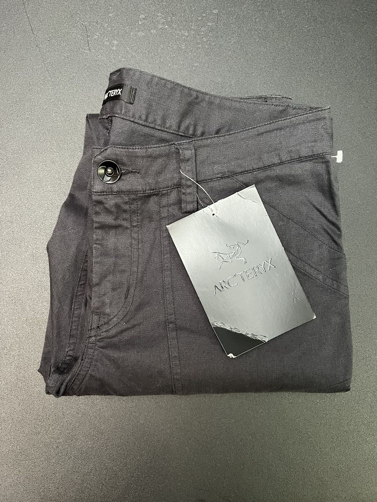 Arc'teryx Womens Arcteryx gray/carbon pants size 6 murrin womens pants Size 28" / US 6 / IT 42 - 1 Thumbnail