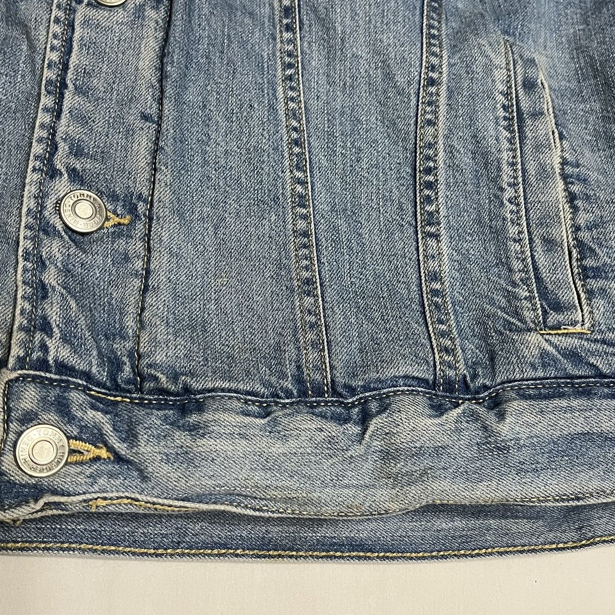 Tommy Hilfiger × Tommy Jeans × Vintage VTG Tommy Hilfiger Denim Trucker Jacket Sherpa lined hooded Size US L / EU 52-54 / 3 - 10 Thumbnail