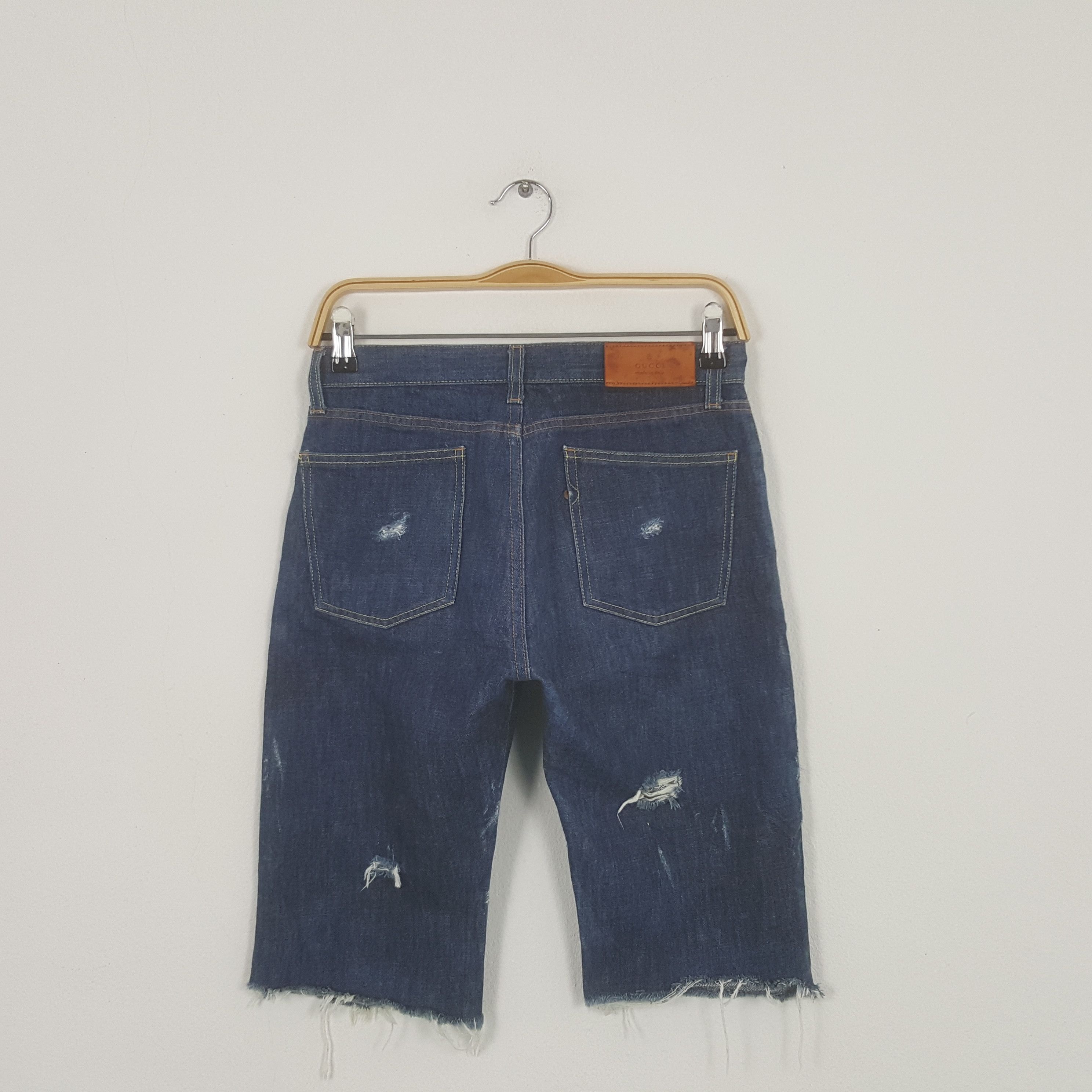 Vintage Vintage Gucci Italian Brand Distressed Shorts Jeans Size US 27 - 3 Thumbnail