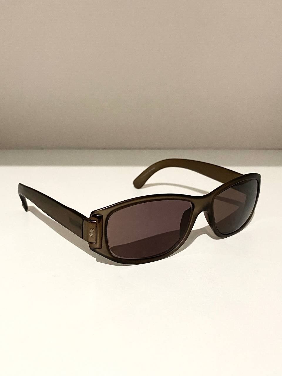Yves Saint Laurent Yves Saint Laurent YSL Logo Retro Sunglasses Vintage Y2K Size ONE SIZE - 2 Thumbnail