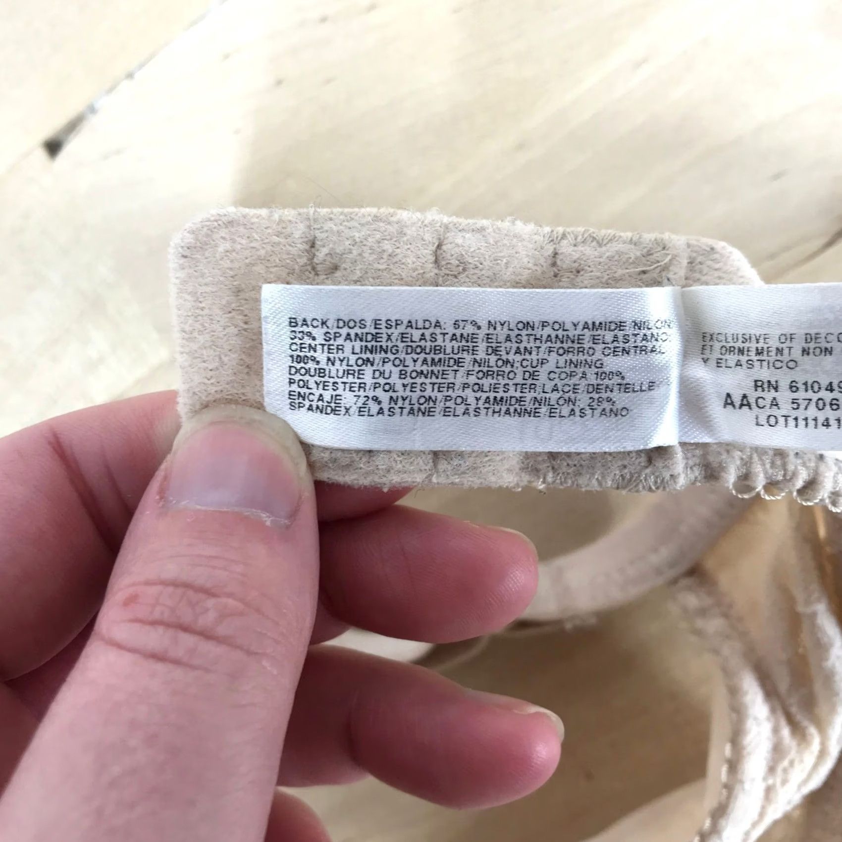 Vintage Wacoal Bra 34C Underwire Lace Floral Sand Beige 853201 Womens T-Shirt Style Gift Organza Bow Closure Oak? Size ONE SIZE - 6 Thumbnail
