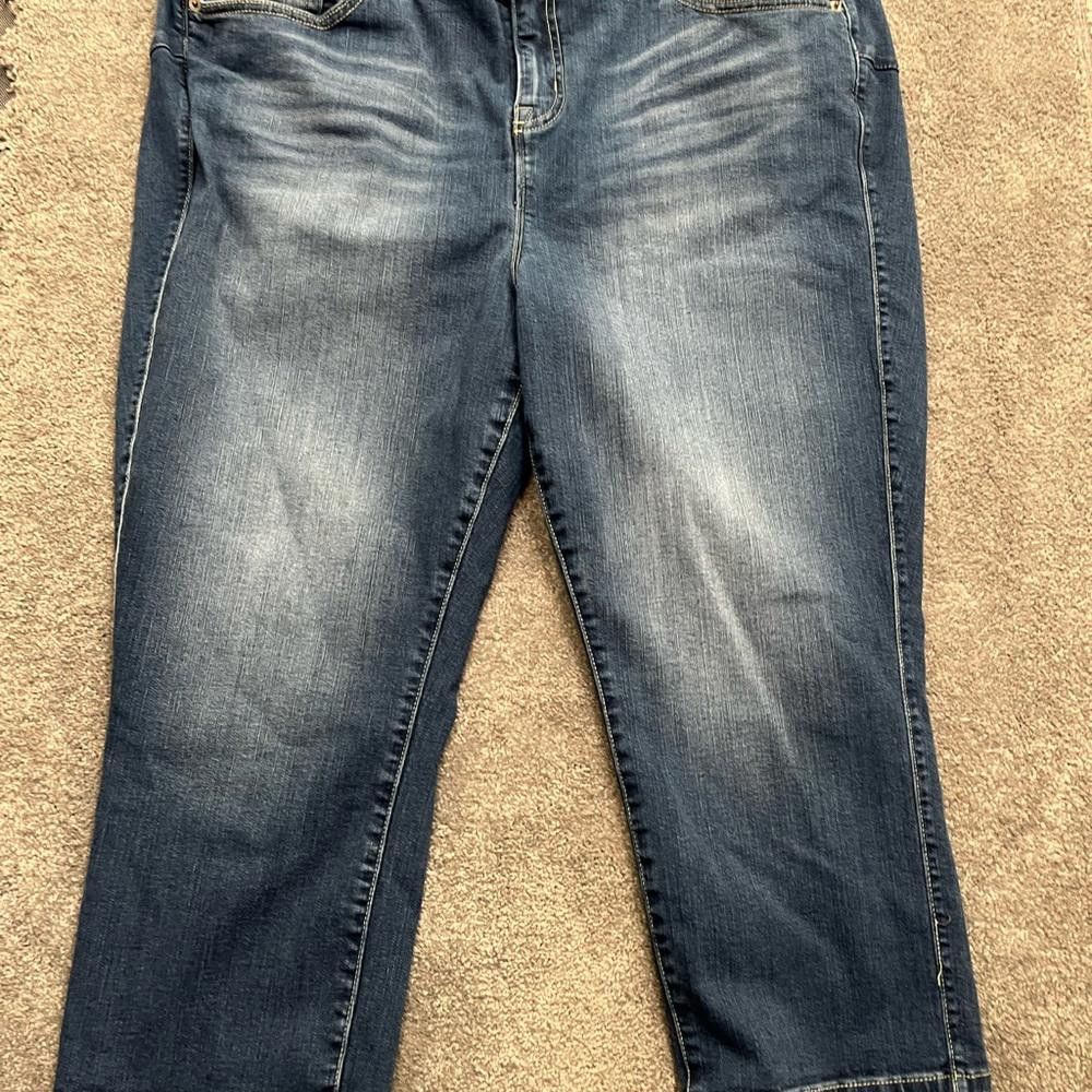 Torrid Torrid crop bombshell skinny jeans Size 42" / US 20 - 3 Thumbnail