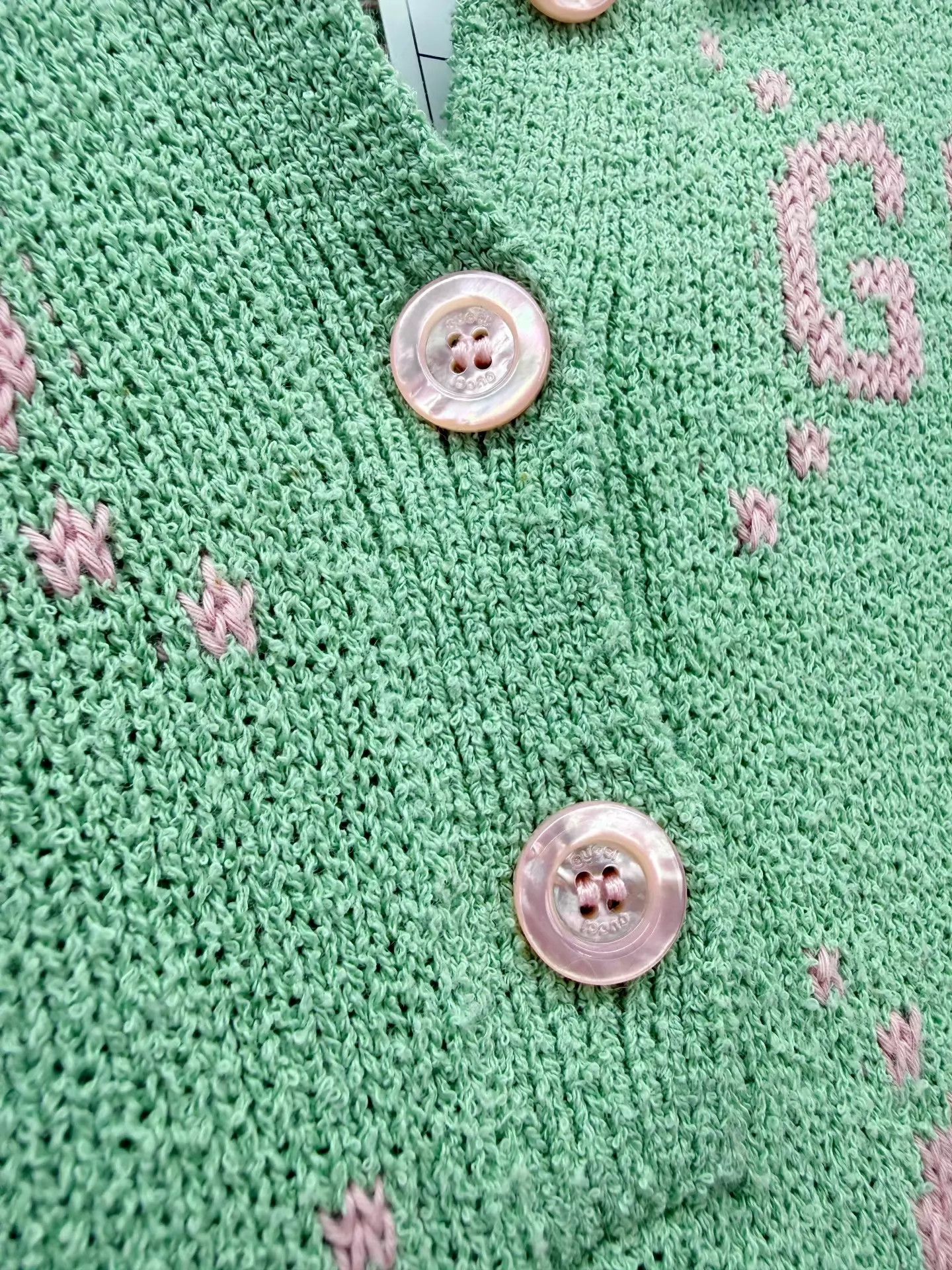 Gucci Gucci Allover Print Knit Tee S (86-90) Worn 2-3x Size S / US 4 / IT 40 - 4 Thumbnail