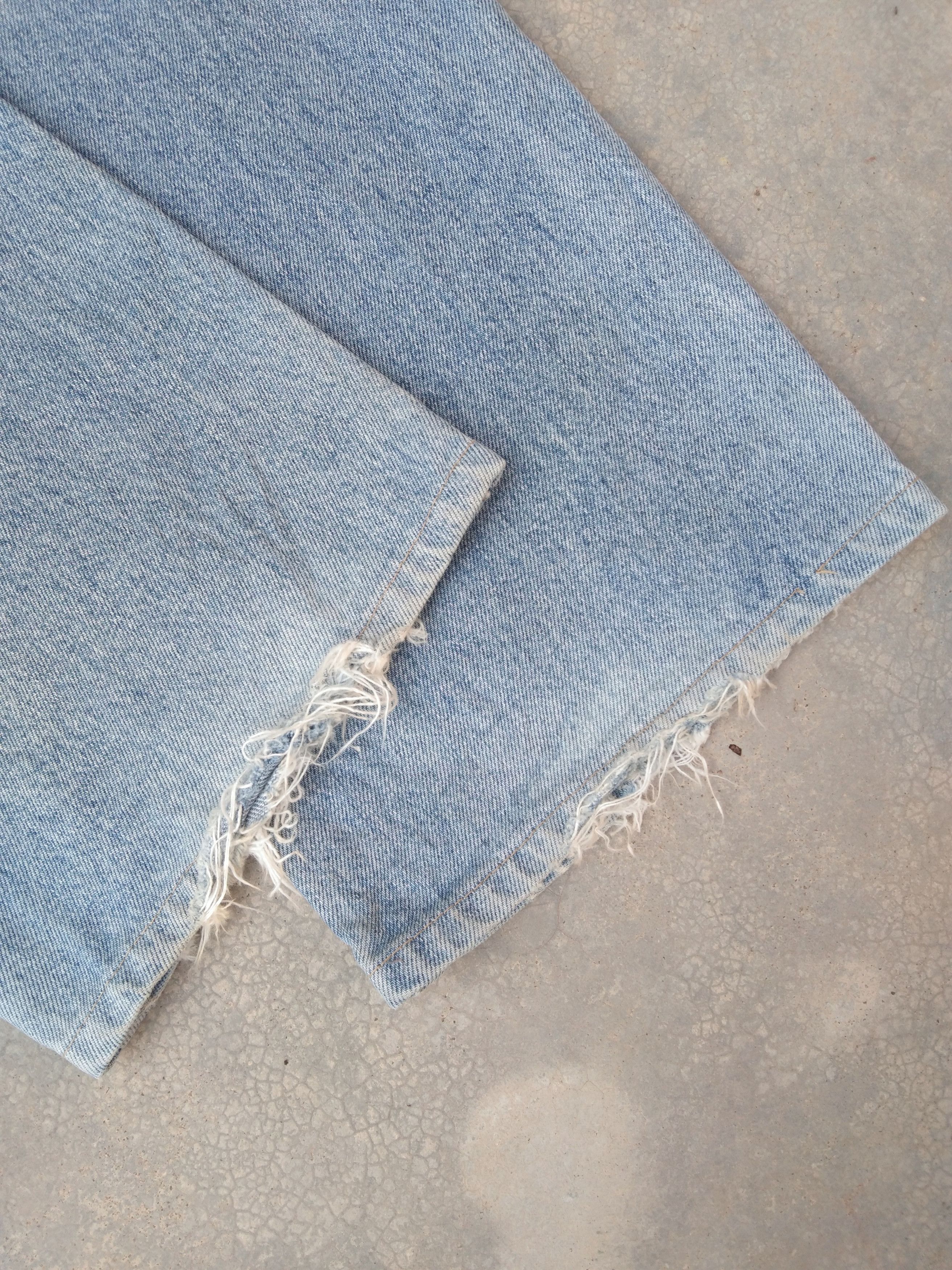 Japanese Brand Vintage Japanese Edwin Faded Blue Distressed Jeans 32x31 Size US 32 / EU 48 - 4 Thumbnail