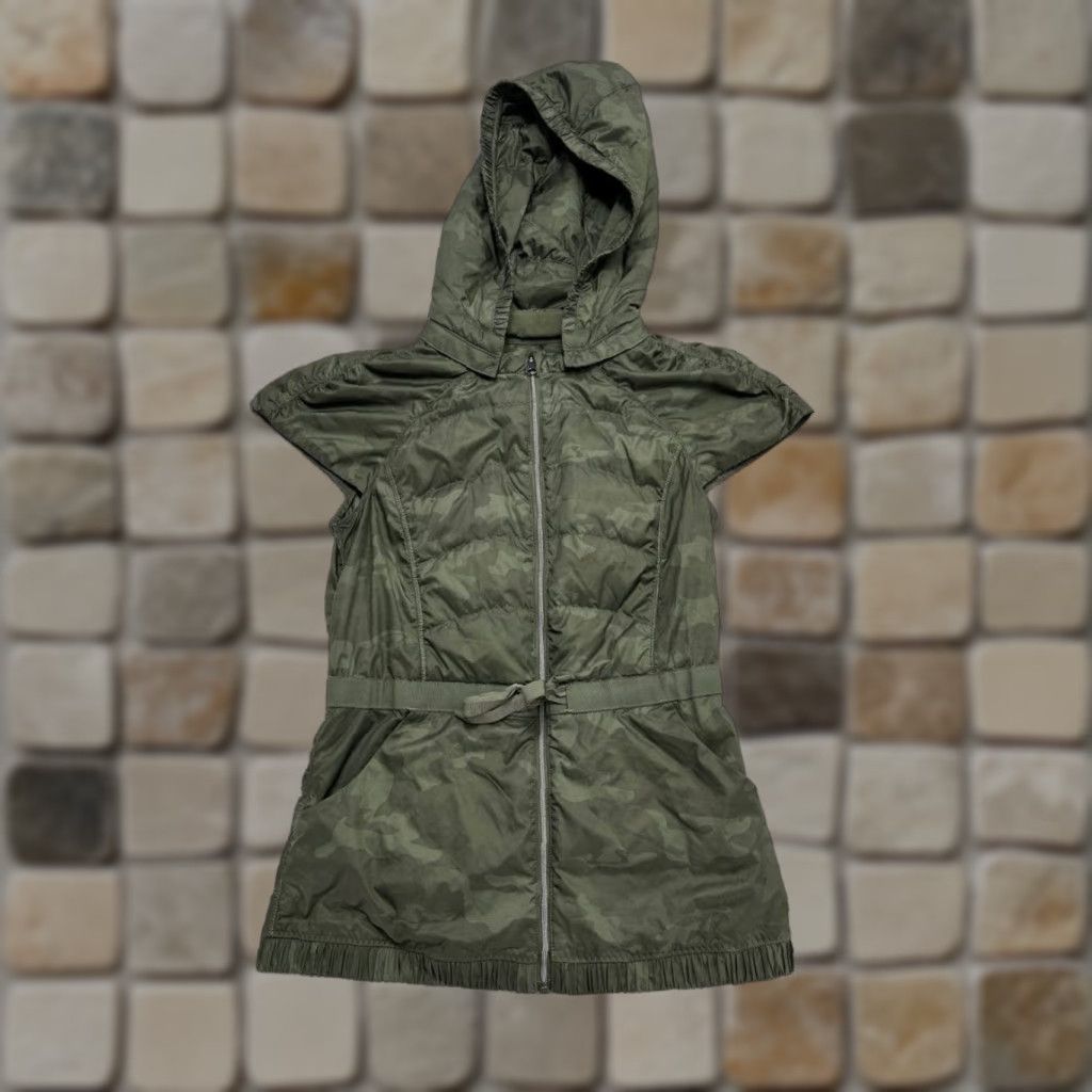 Lululemon Lululemon Vest Womens 3XS Green Down Insulated Puffer Camouflage Spring Fling Vest Mens Womens Girls Size XXS / US 00 / IT 34 - 1 Thumbnail