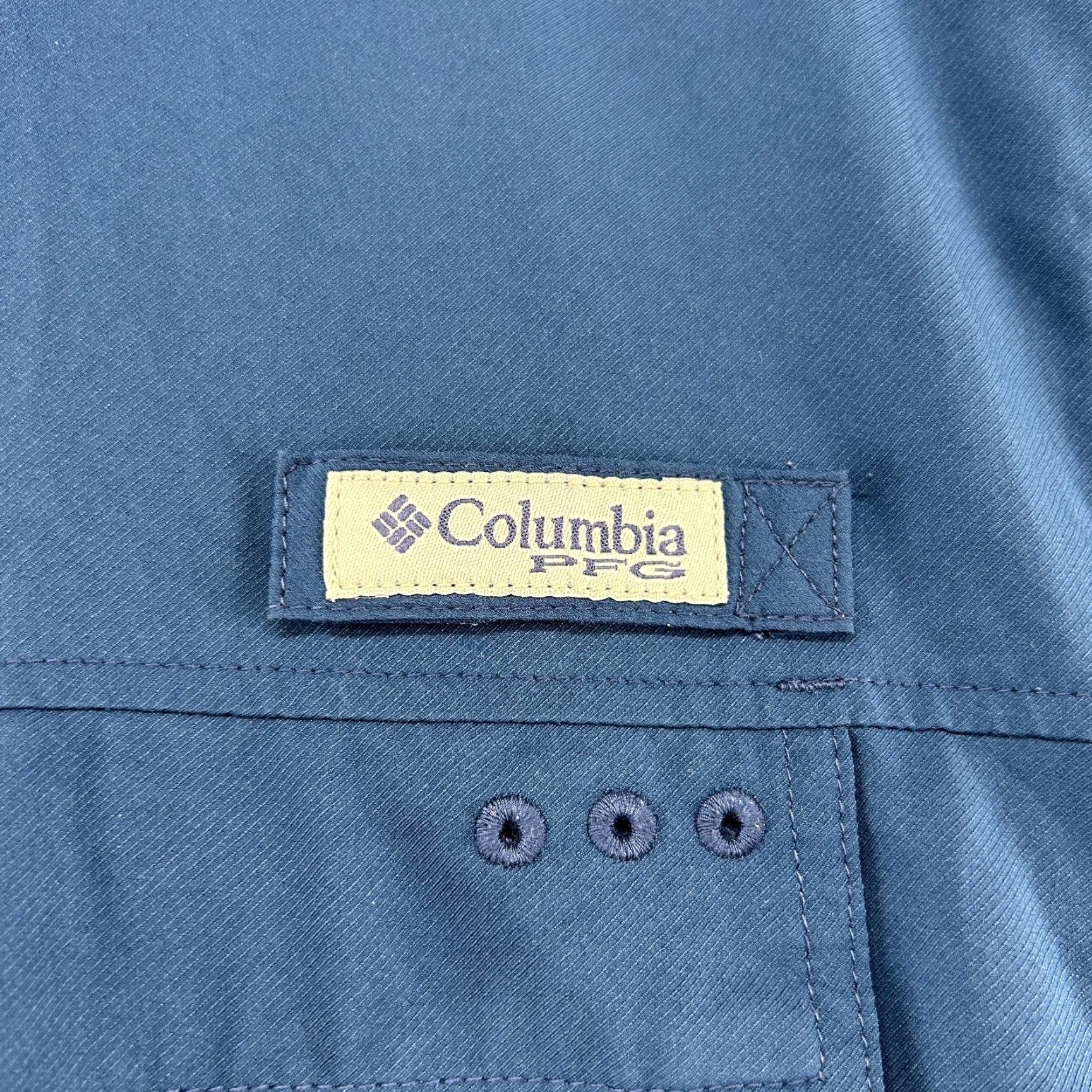 Vintage Columbia Shirt Mens 2XL Blue Button-Down Short Sleeve Fishing Omni Shield Size US XXL / EU 58 / 5 - 4 Thumbnail