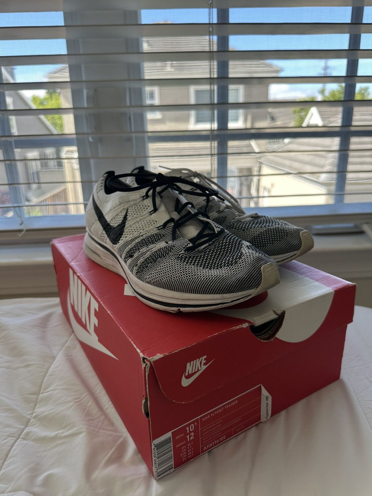 Nike 2017 Nike Flyknit Trainer Size US 10.5 / EU 43-44 - 1 Thumbnail
