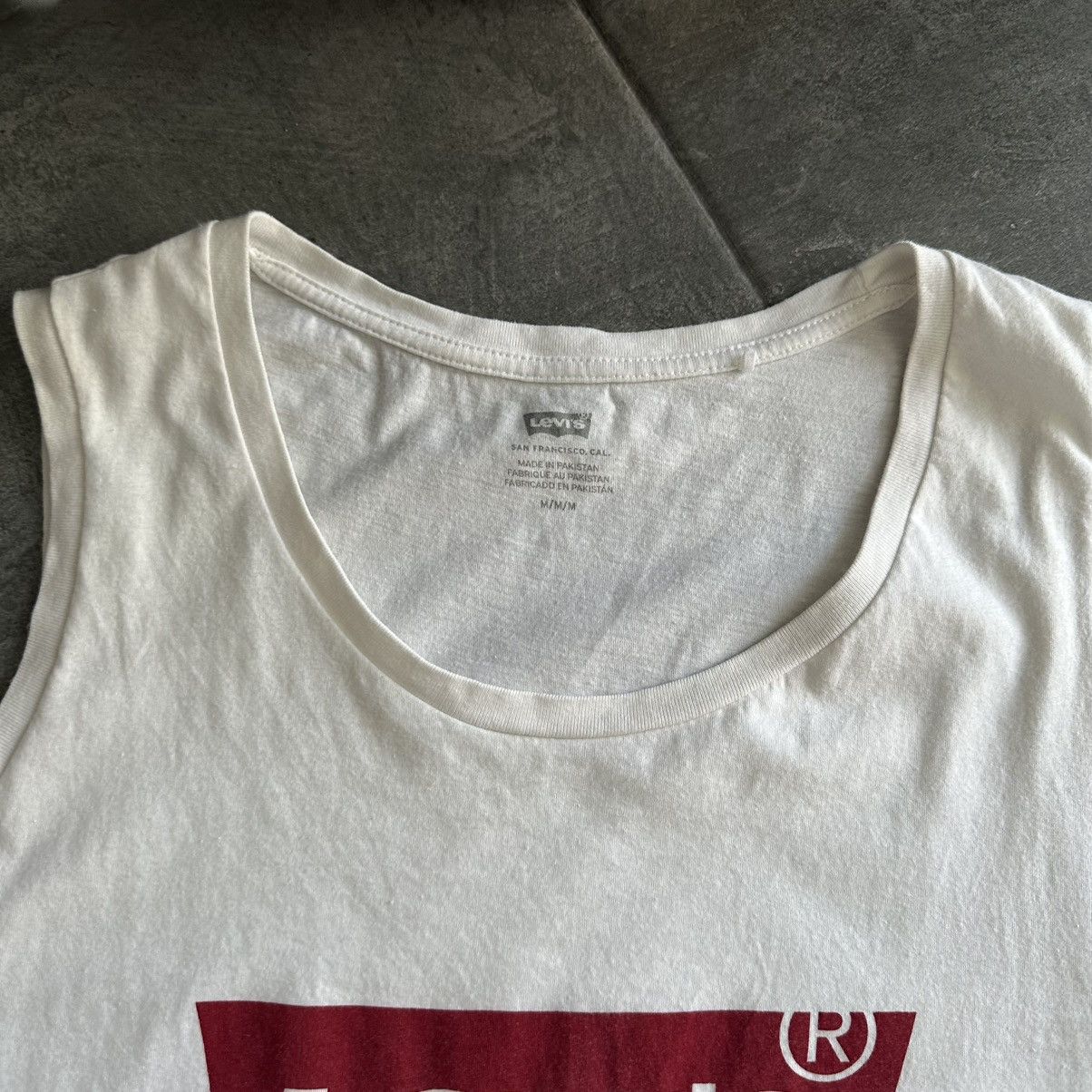 Levi's × Vintage Vintage Levi’s Tank Top Sleeveless Y2K Centre Logo 00s Size M / US 6-8 / IT 42-44 - 4 Thumbnail