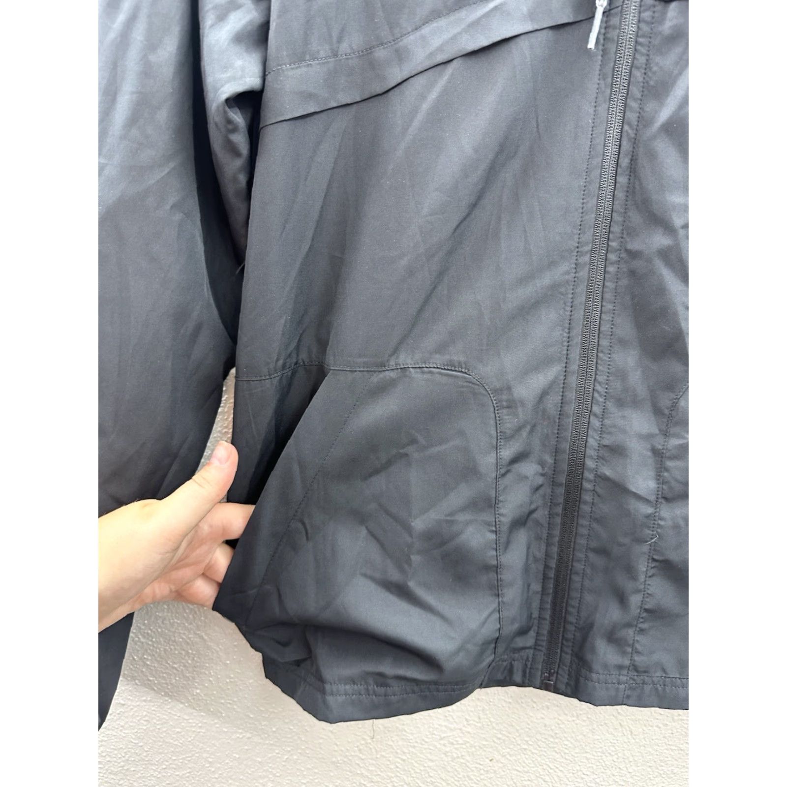 Athletic Works Athletic Works Mens Jacket Size Small Black Zip Up Hooded LightWeight Windbreaker Size US S / EU 44-46 / 1 - 3 Thumbnail