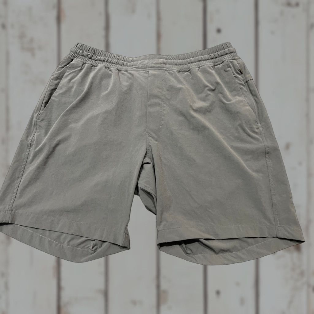 Lululemon Lululemon Men's Running Shorts XL Graphite Grey Athletic Activewear with Drawstring and Pockets Size US 36 / EU 52 - 1 Thumbnail