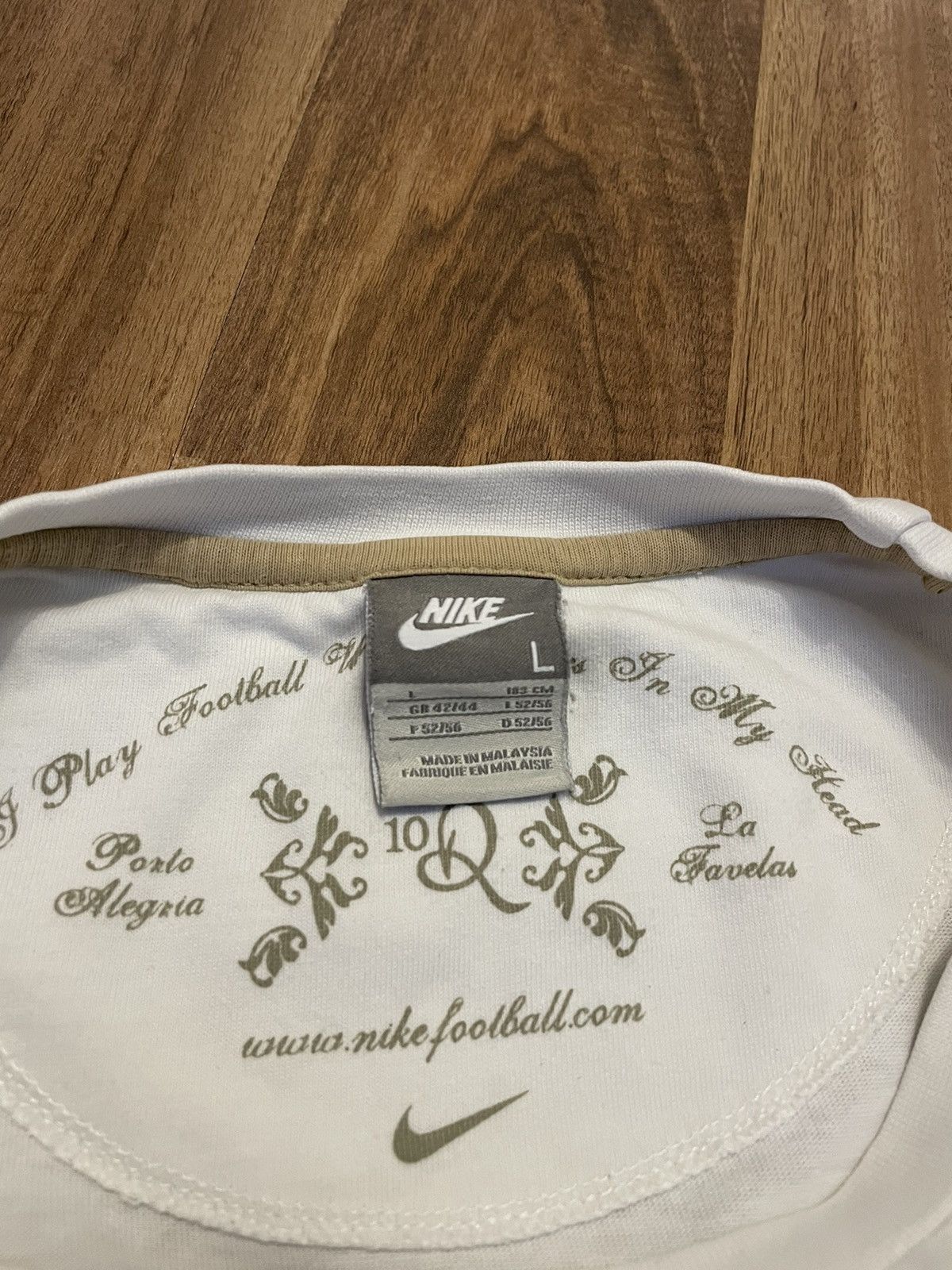 Nike Vintage Nike Ronaldinho T-Shirt Y2K Size US L / EU 52-54 / 3 - 5 Thumbnail