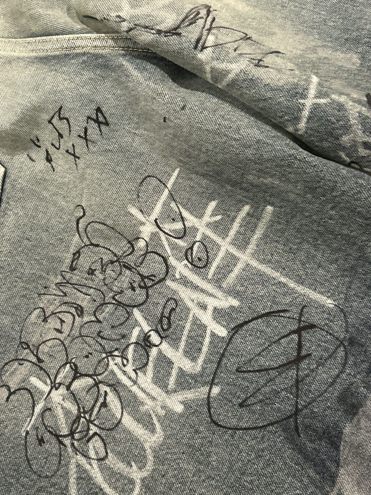 Balenciaga Balenciaga graffiti skater denim Size US 33 - 13 Thumbnail