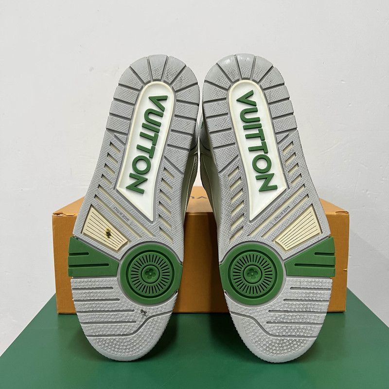Louis Vuitton Louis Vuitton Classic Pattern Vintage Sneakers -2508 Size US 9.5 / EU 42-43 - 2 Thumbnail