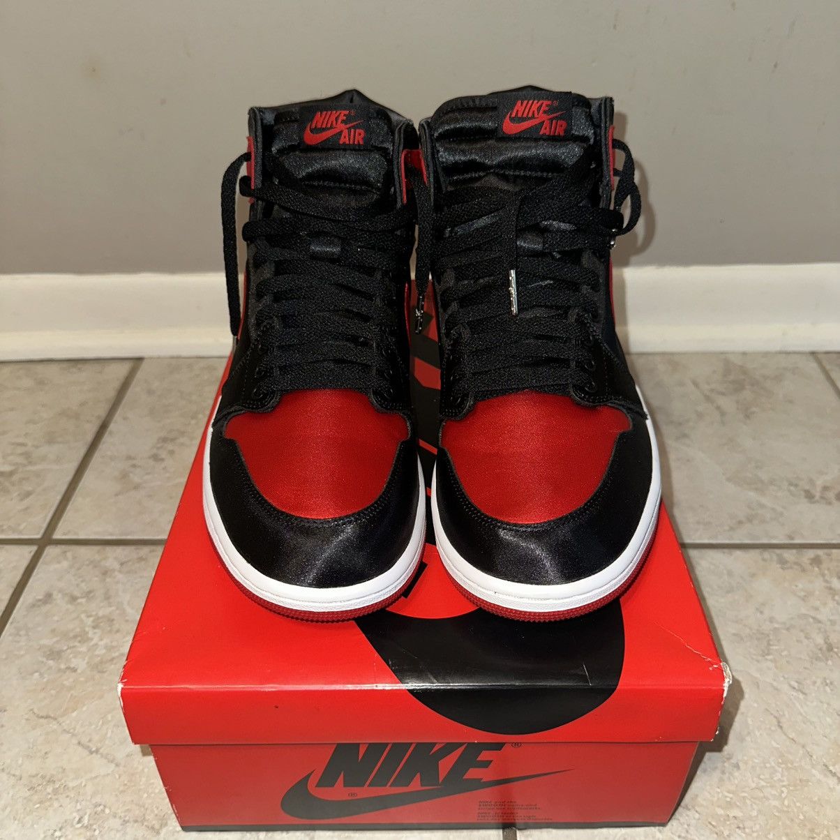 Jordan Brand Jordan 1 Retro High OG Satin Bread Size US 10.5 / EU 43-44 - 2 Thumbnail