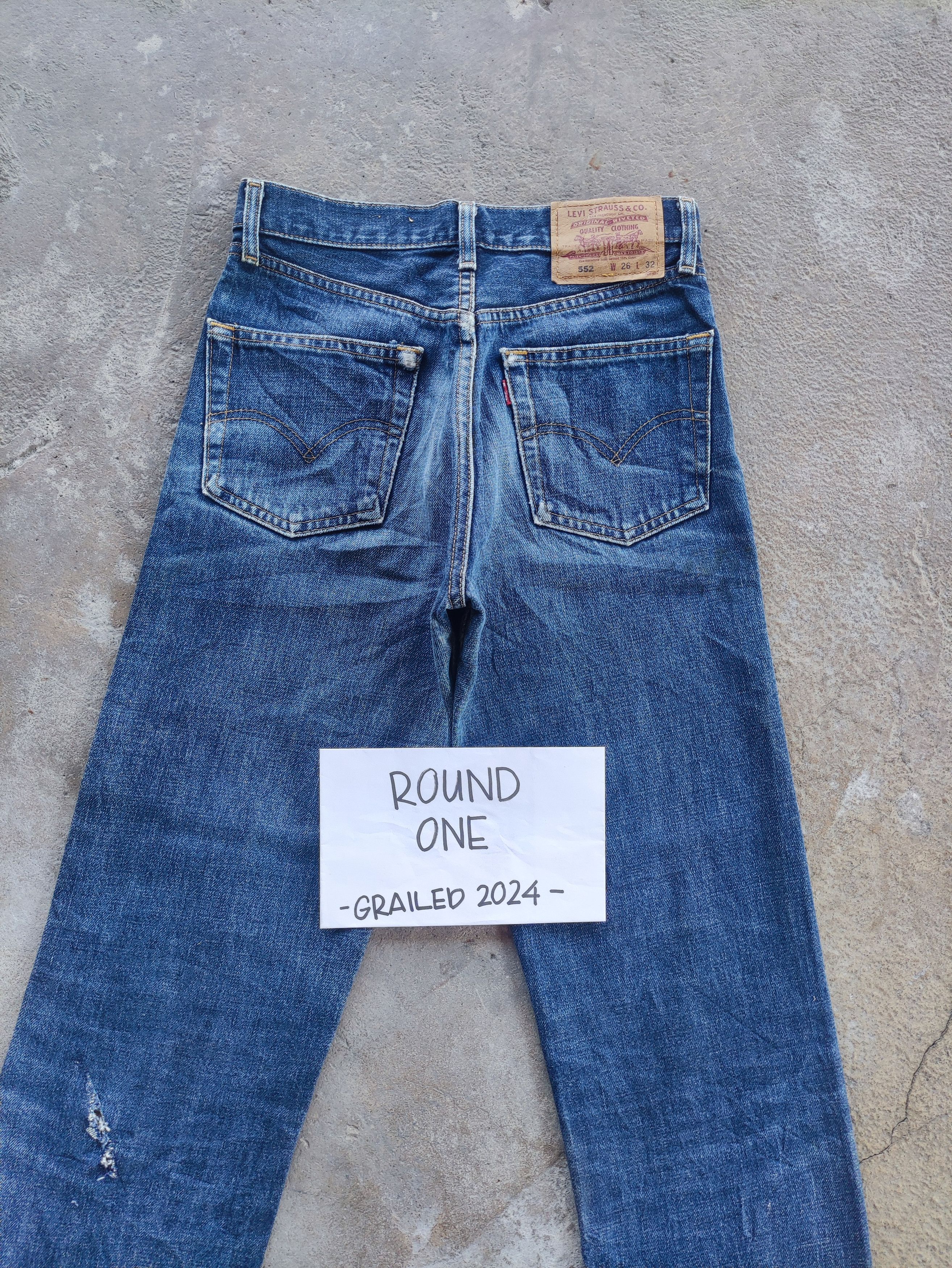 Jean × Levi's × Vintage Vintage Levi's 552 Distressed Jeans Faded Denim Pants W28 Size US 28 / EU 44 - 13 Thumbnail