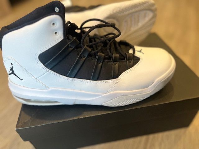 Nike Nike Air Jordan Max Aura White Black Men's Retro Shoes Size US 8 / EU 41 - 3 Thumbnail