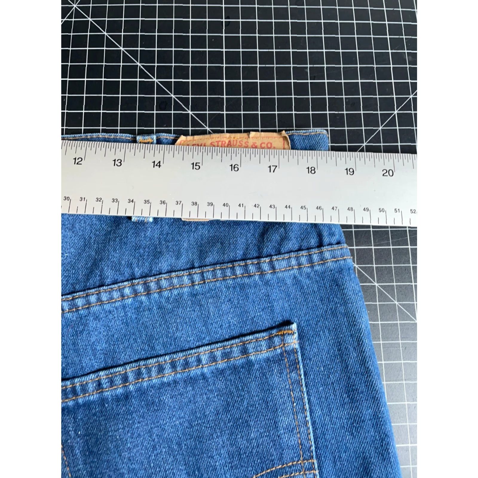 Levi's VINTAGE Levi's 519 Jean Short Bermuda Men's 36 x 4 Blue Denim Orange Tab Frayed 80s Hip Hop Retro Size US 36 / EU 52 - 5 Thumbnail
