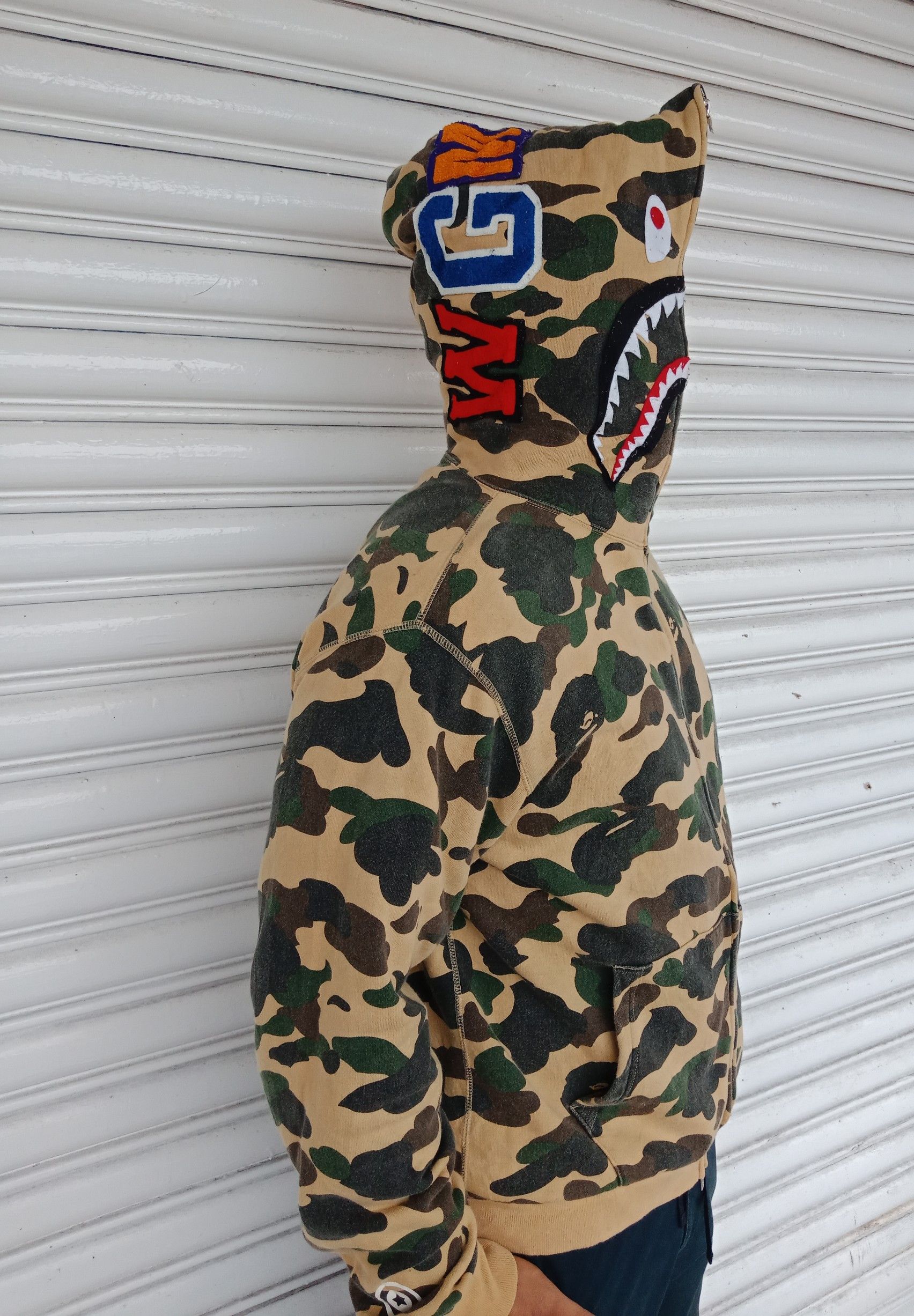 Bape Bape 1st Camo Shark Full Zip Hoodie Size US M / EU 48-50 / 2 - 2 Thumbnail