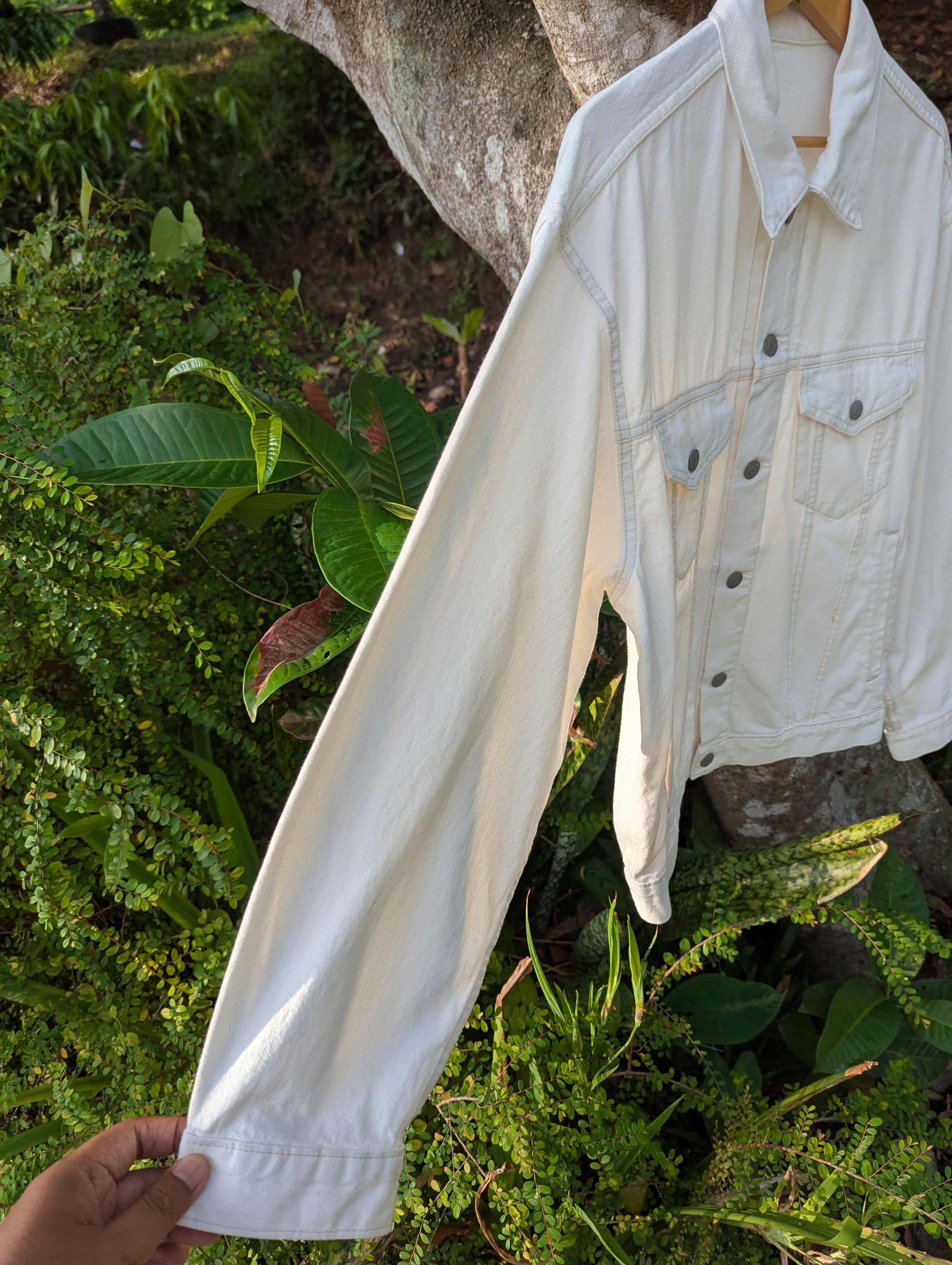 GU 🔥FREE SHIPPING🔥GU 🇯🇵 White Denim Jacket inspired Levis Size US S / EU 44-46 / 1 - 3 Thumbnail