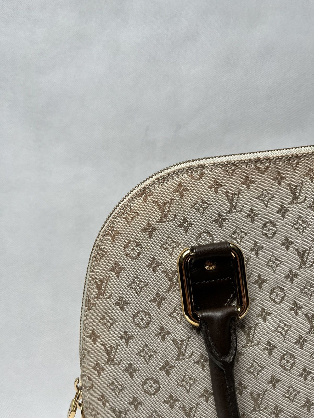 Louis Vuitton Louis Vuitton Alma cloth handbag grey monogram rare Size ONE SIZE - 11 Thumbnail