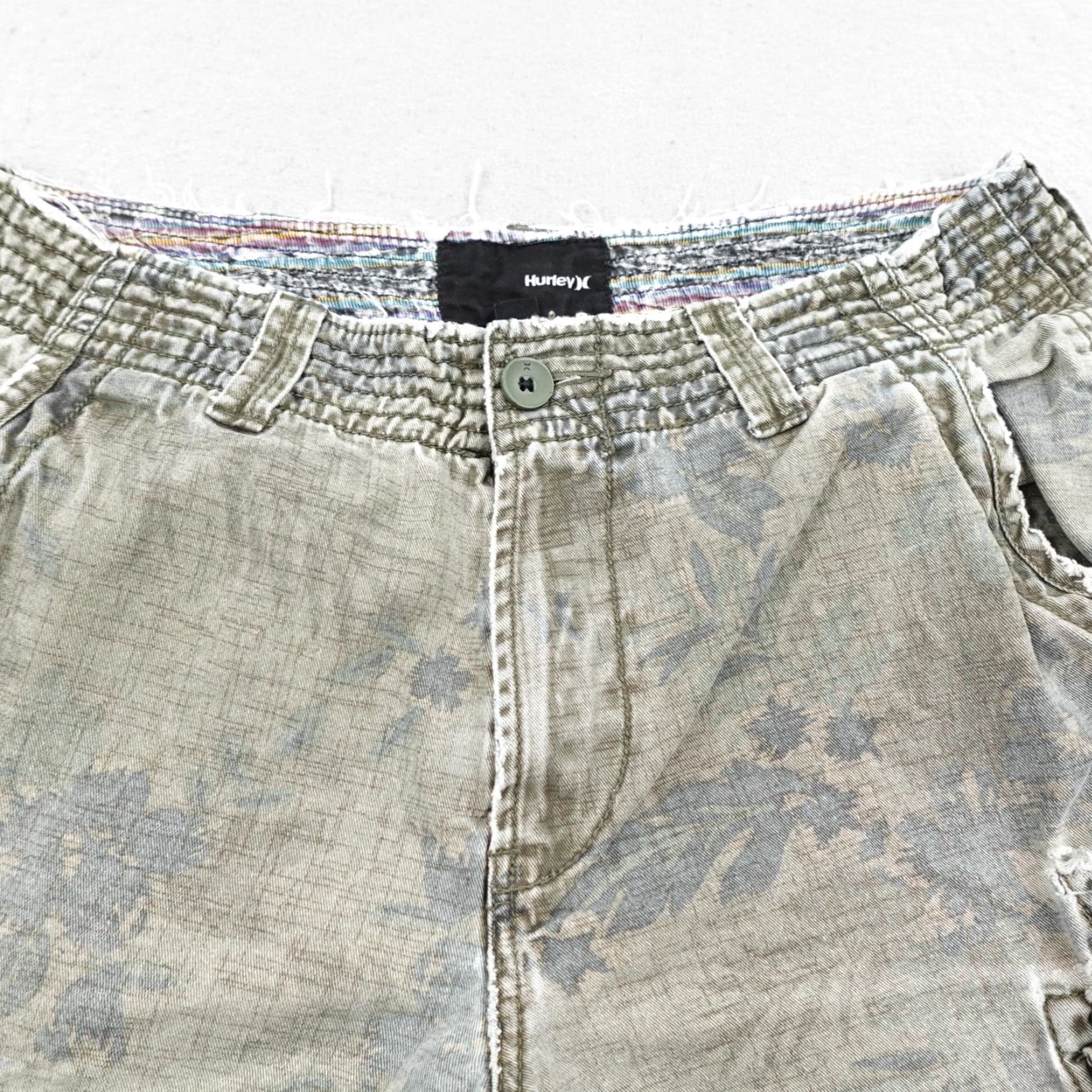 Hurley Hurley Shorts Mens 34 Distressed Cargo Floral Green Cotton Casual Size US 34 / EU 50 - 2 Thumbnail