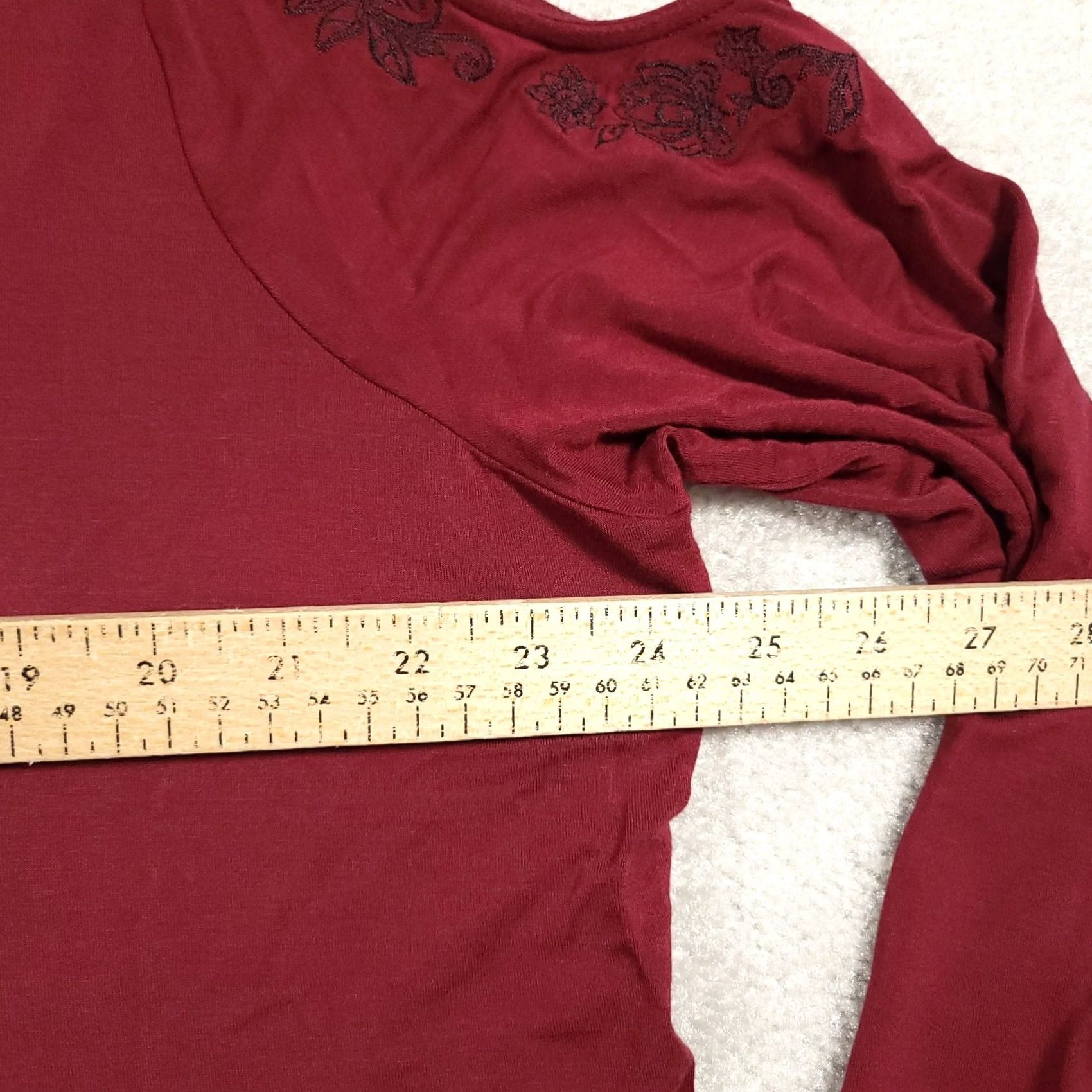 Vintage 89th & Madison Shirt Women's Plus 2X Red Cold Shoulder Long Sleeve Embroidered Size XXL / US 16-18 / IT 52-54 - 7 Thumbnail