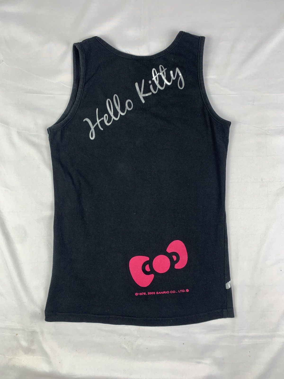 Anime 2005 Hello Kitty by Sanrio Big Silver Icon Graphic Tank Top Size S / US 4 / IT 40 - 4 Thumbnail