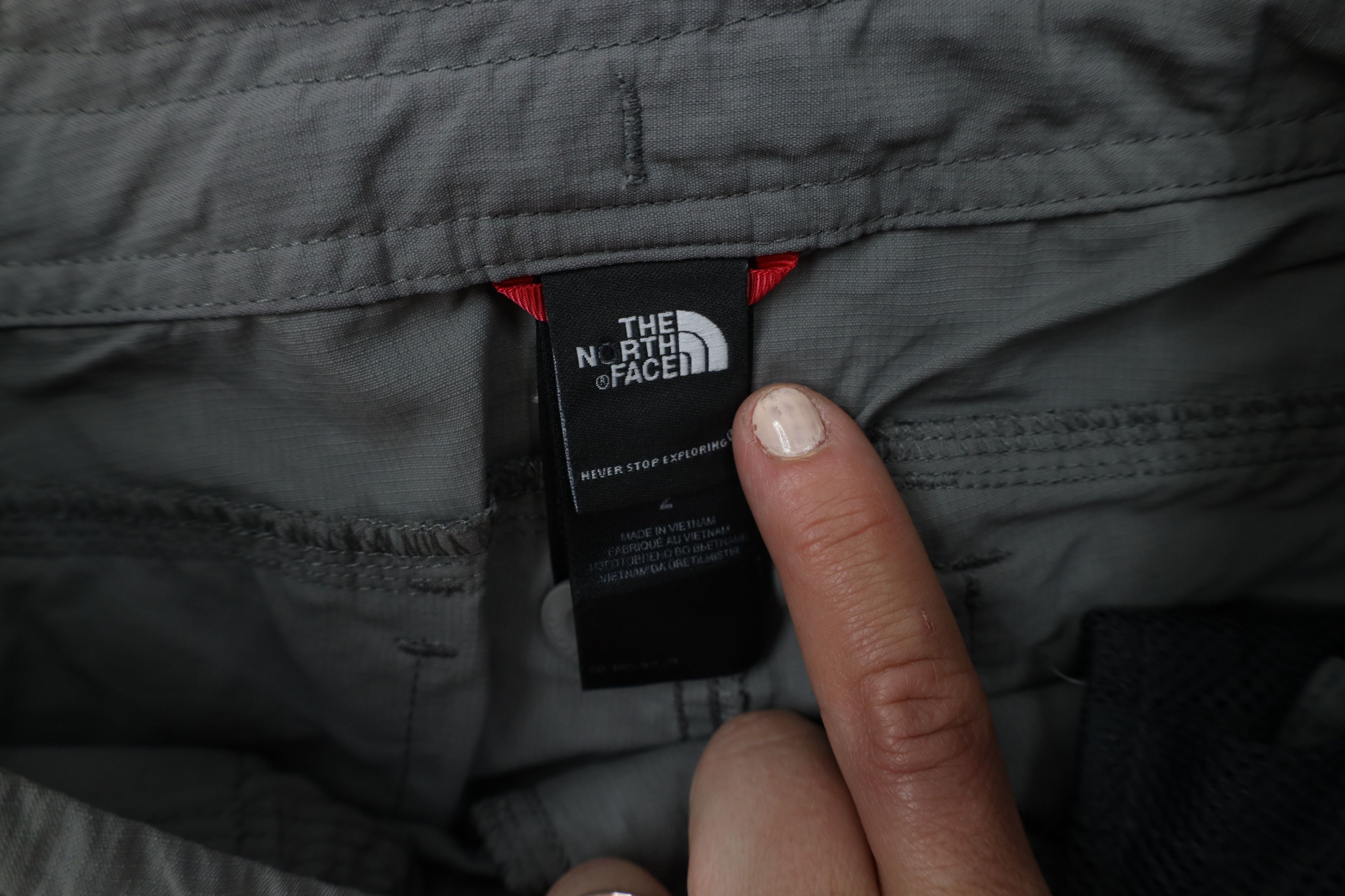The North Face × Vintage Vintage The North Face Short Wide Leg Flared Hiking Pants Size 26" / US 2 / IT 38 - 7 Thumbnail