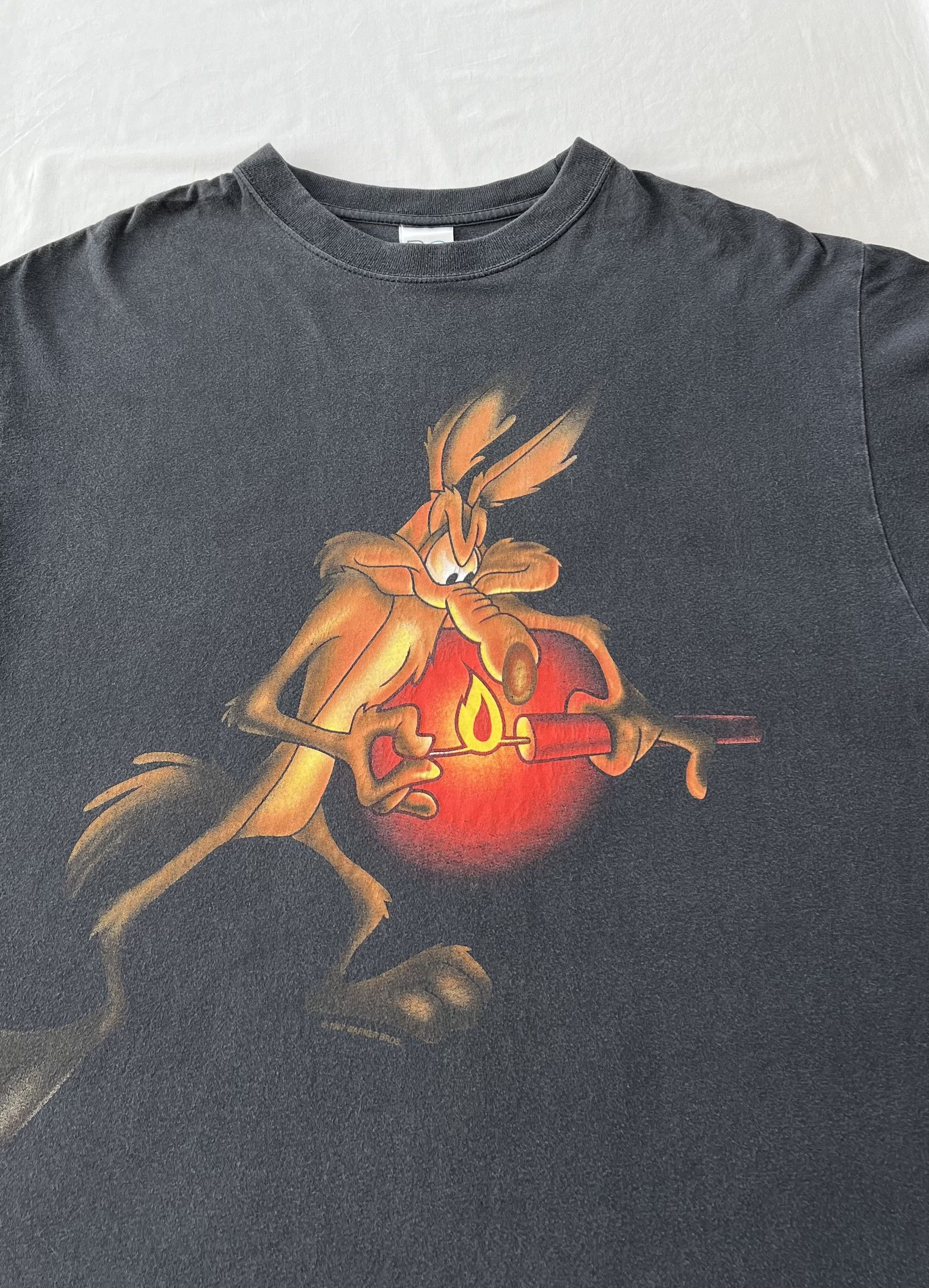 Warner Bros Vintage 1997 Wile E. Coyote Cartoon Warner Bros T-shirt Size US XL / EU 56 / 4 - 3 Thumbnail
