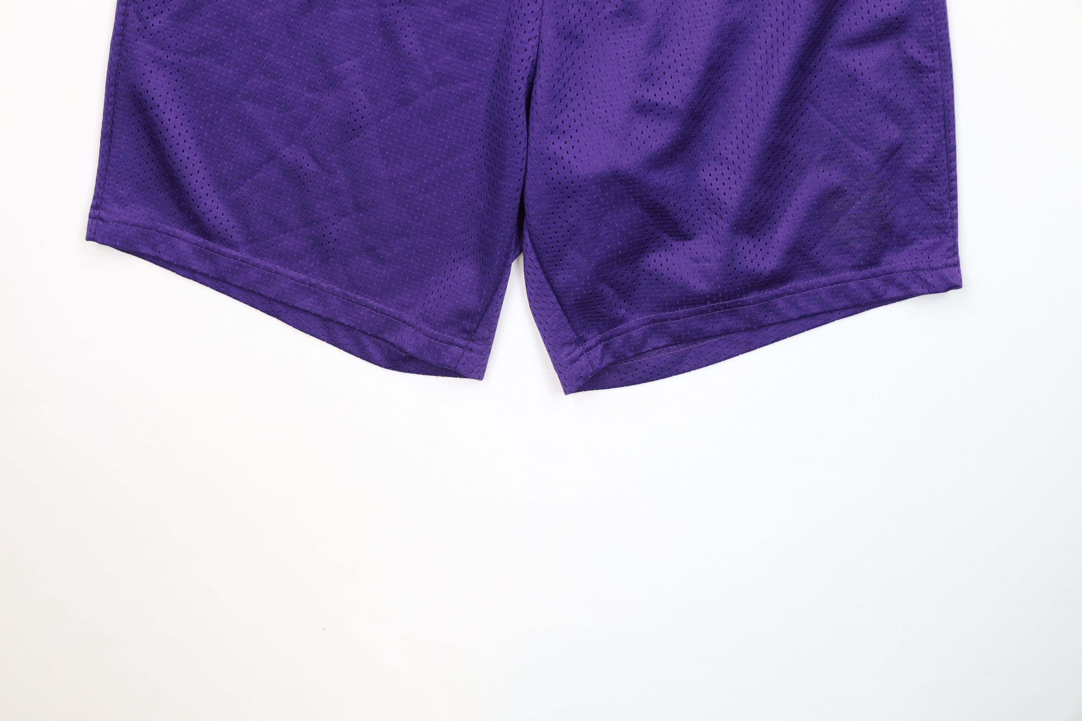 Vintage Vintage 90s Streetwear Above Knee Mesh Gym Basketball Shorts Size US 30 / EU 46 - 4 Thumbnail