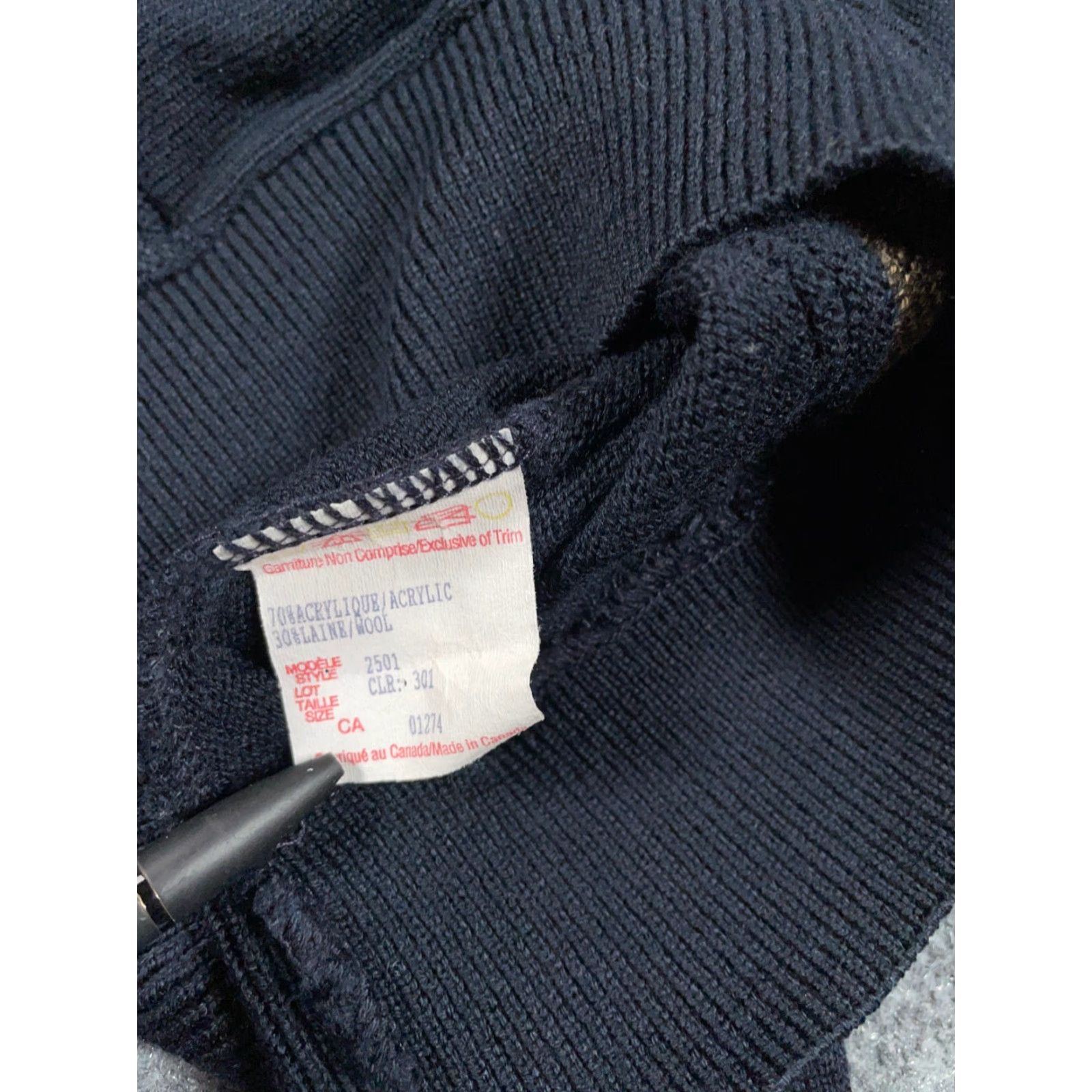 Vintage VINTAGE Cooper Diamond Argyle V-Neck Sweater Adult Large Black Wool Blend Pullover Mens L Retro 90s (Canada) Size US L / EU 52-54 / 3 - 8 Thumbnail