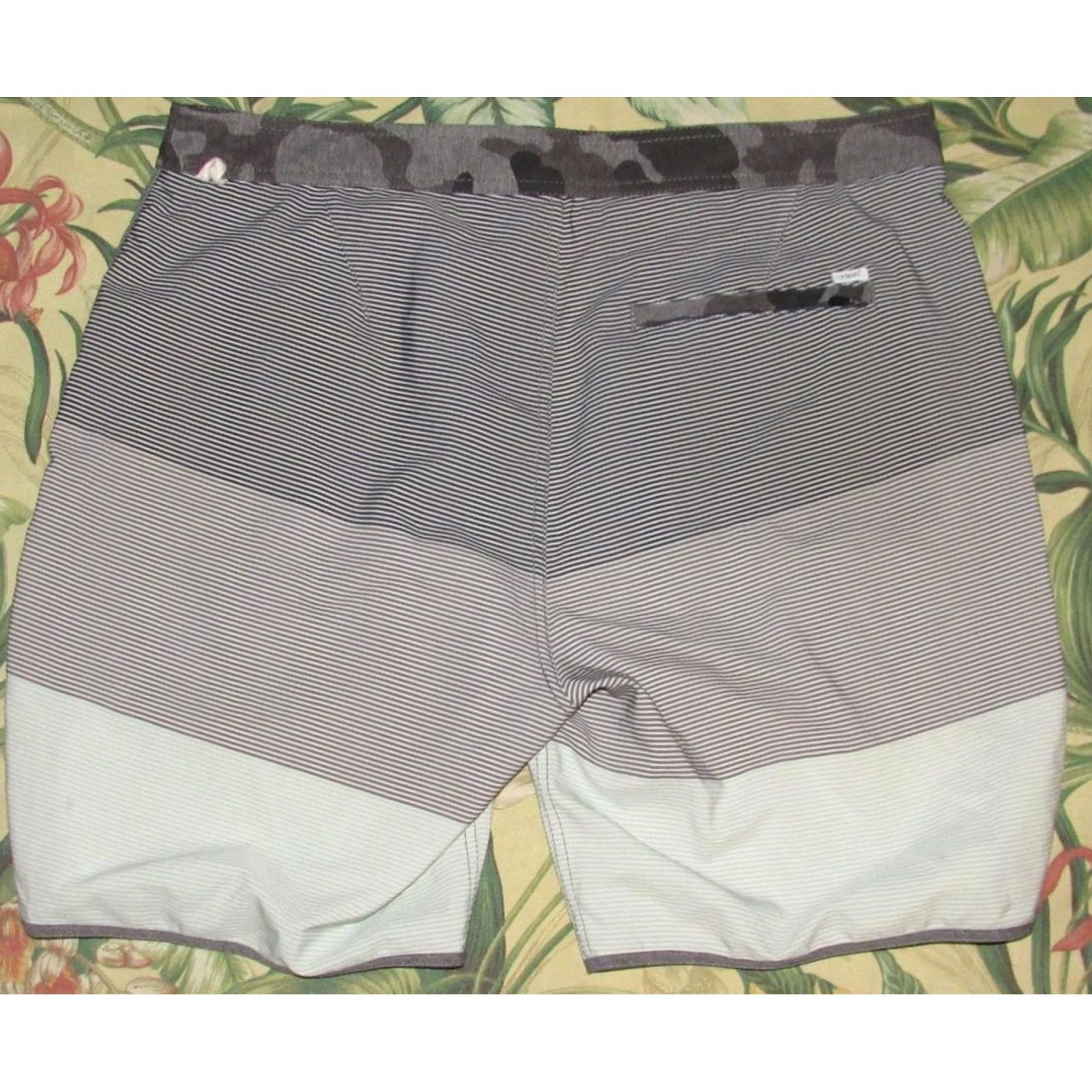 Vuori VUORI Grey Unlined 8" Athletic Shorts 34 Men XS-XL 34 Gray Athletic, Vuori, Shorts, 34, Gray, Men's, 8" Inseam Size US 34 / EU 50 - 3 Thumbnail