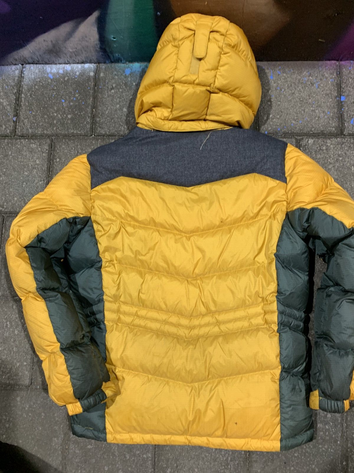 Montbell Montbel down jacket Size US M / EU 48-50 / 2 - 4 Thumbnail