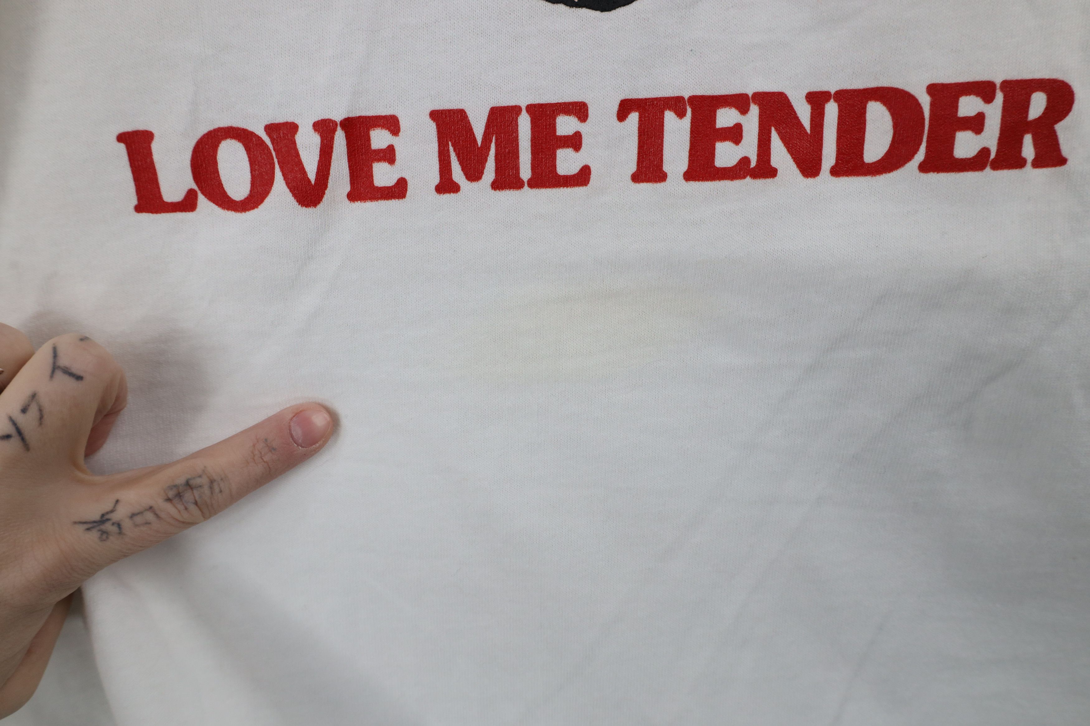 Vintage Vintage 90s Love Me Tender Pig Restaurant T-Shirt USA Size US XL / EU 56 / 4 - 7 Thumbnail