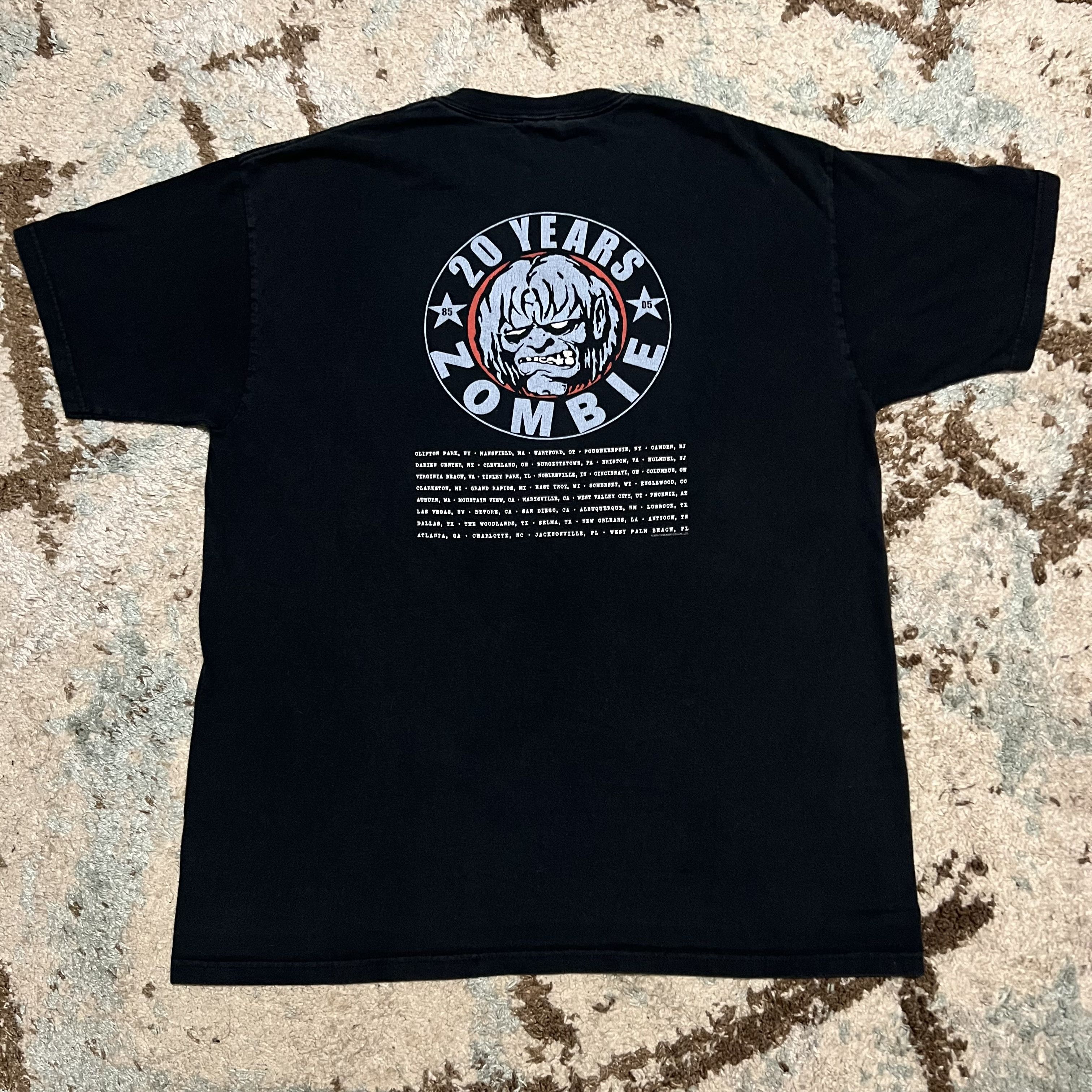 Band Tees × Vintage Vintage Rob Zombie 20 Year Anniversary Magician Shirt 2005 Size US XL / EU 56 / 4 - 3 Thumbnail
