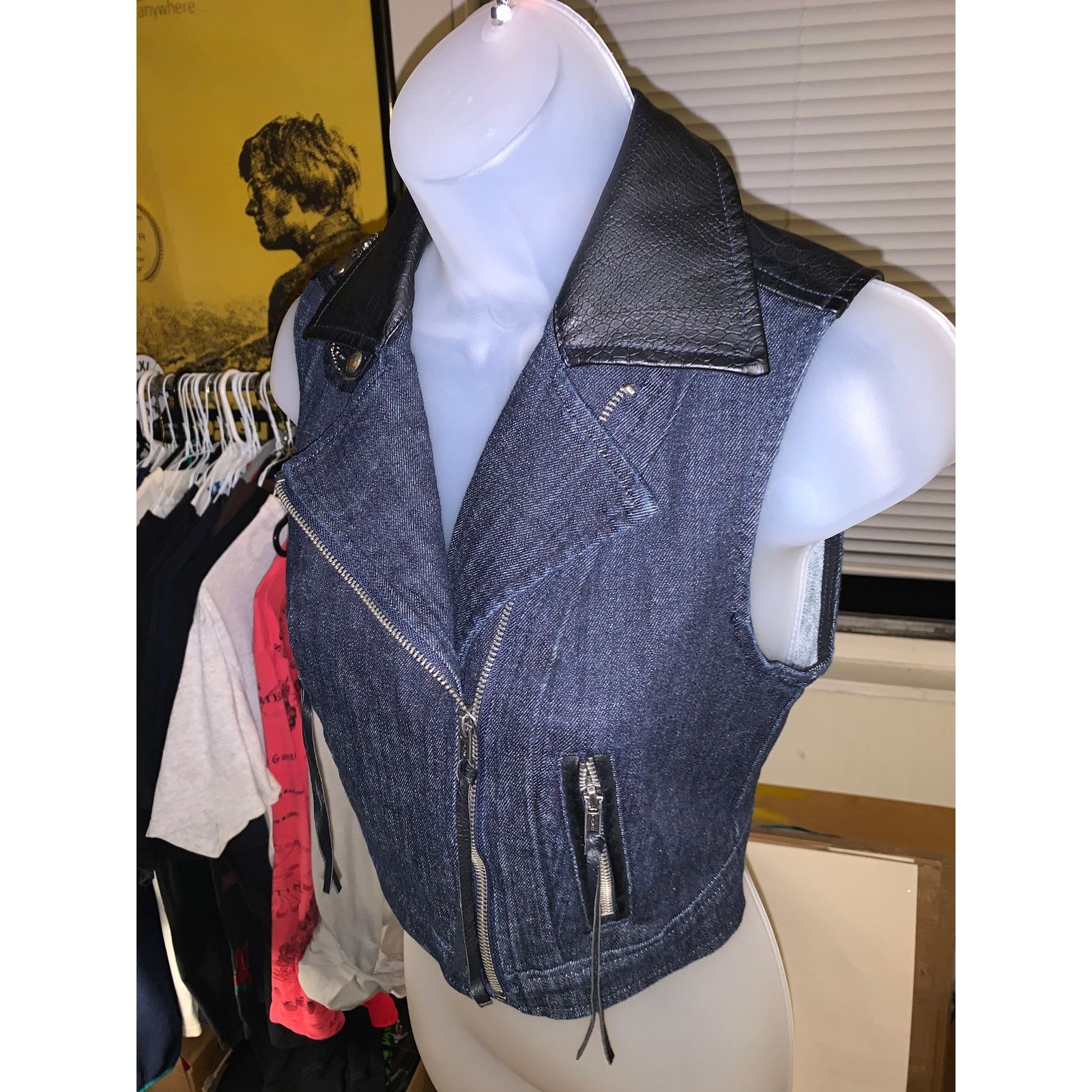 Vera Wang Vera Wang Moto Vest XS Denim Studded Faux Leather Zip Size XS / US 0-2 / IT 36-38 - 2 Thumbnail